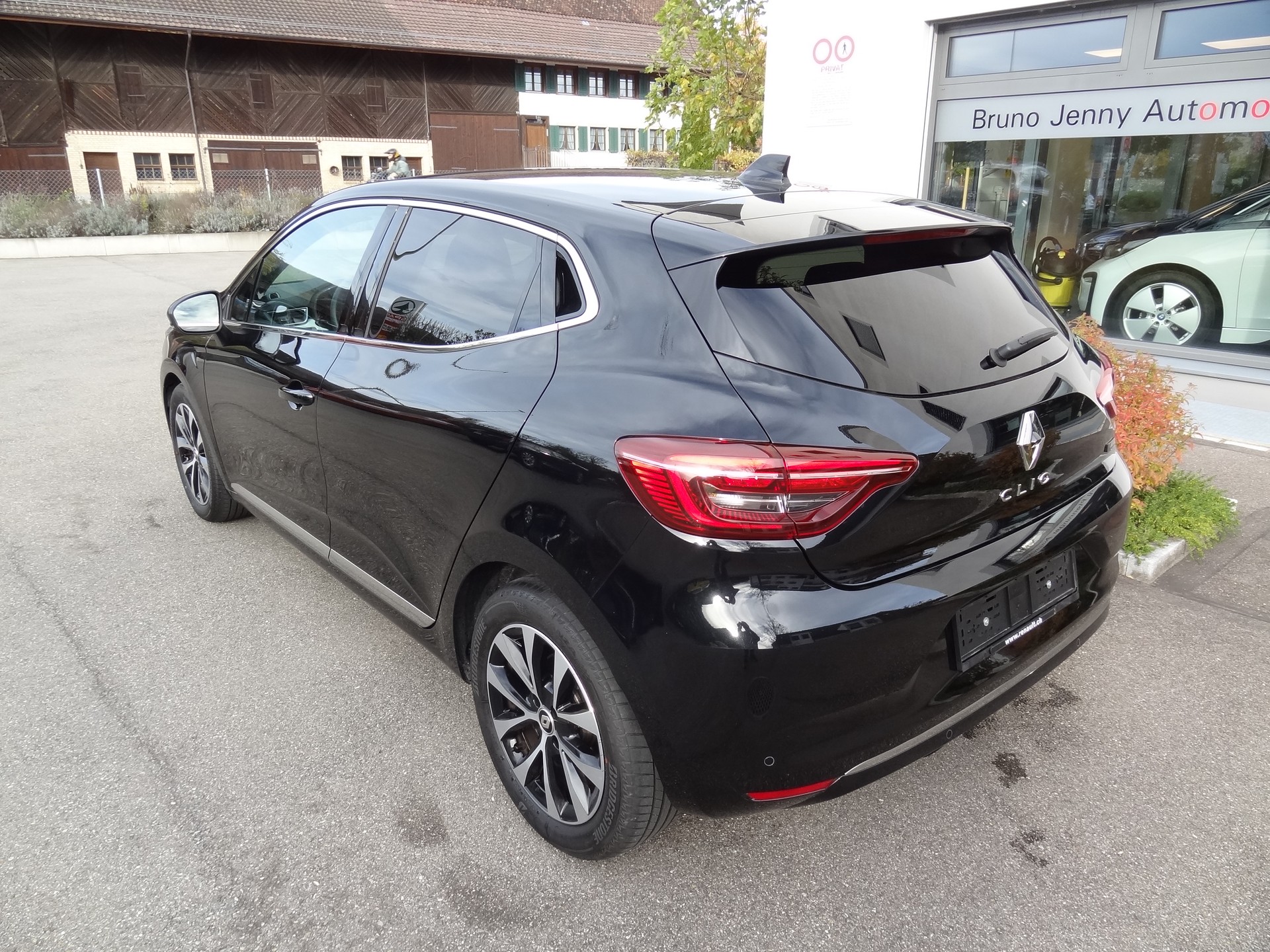 RENAULT Clio 1.6 E-Tech Black Techno-showroom-element-3