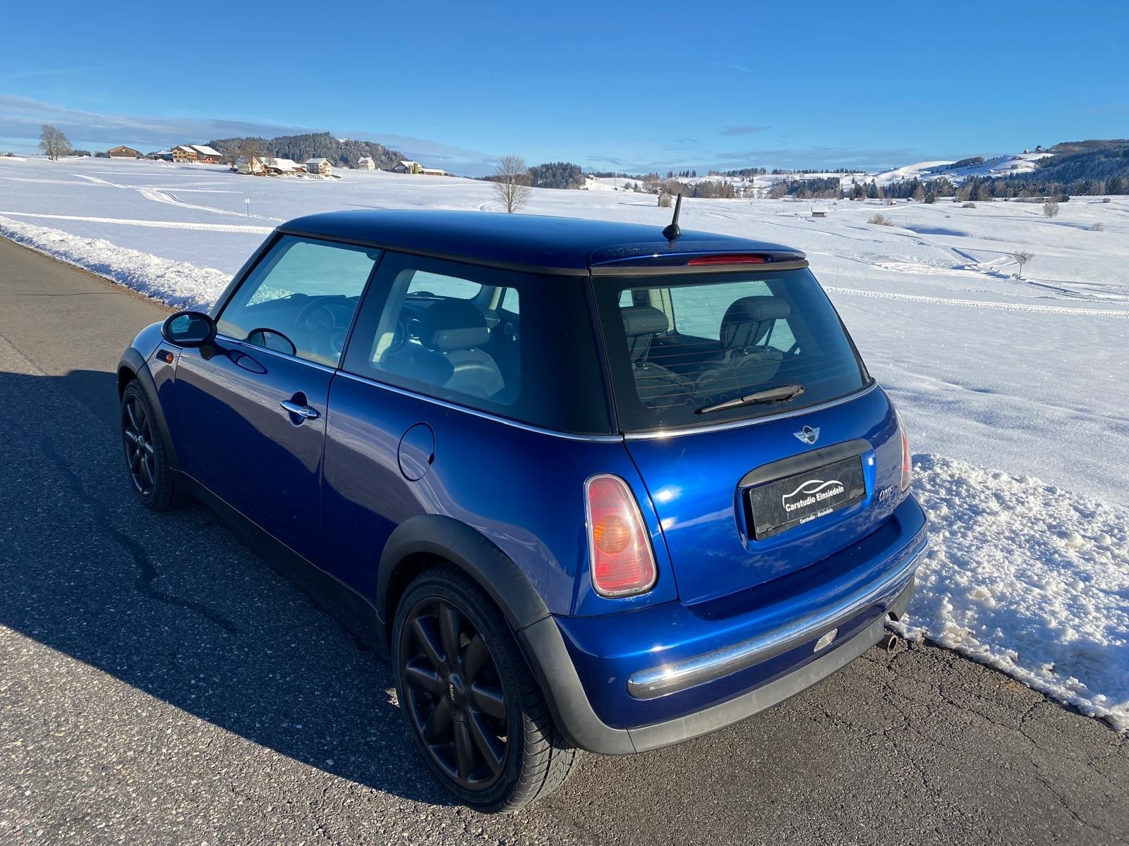 MINI One-image-3
