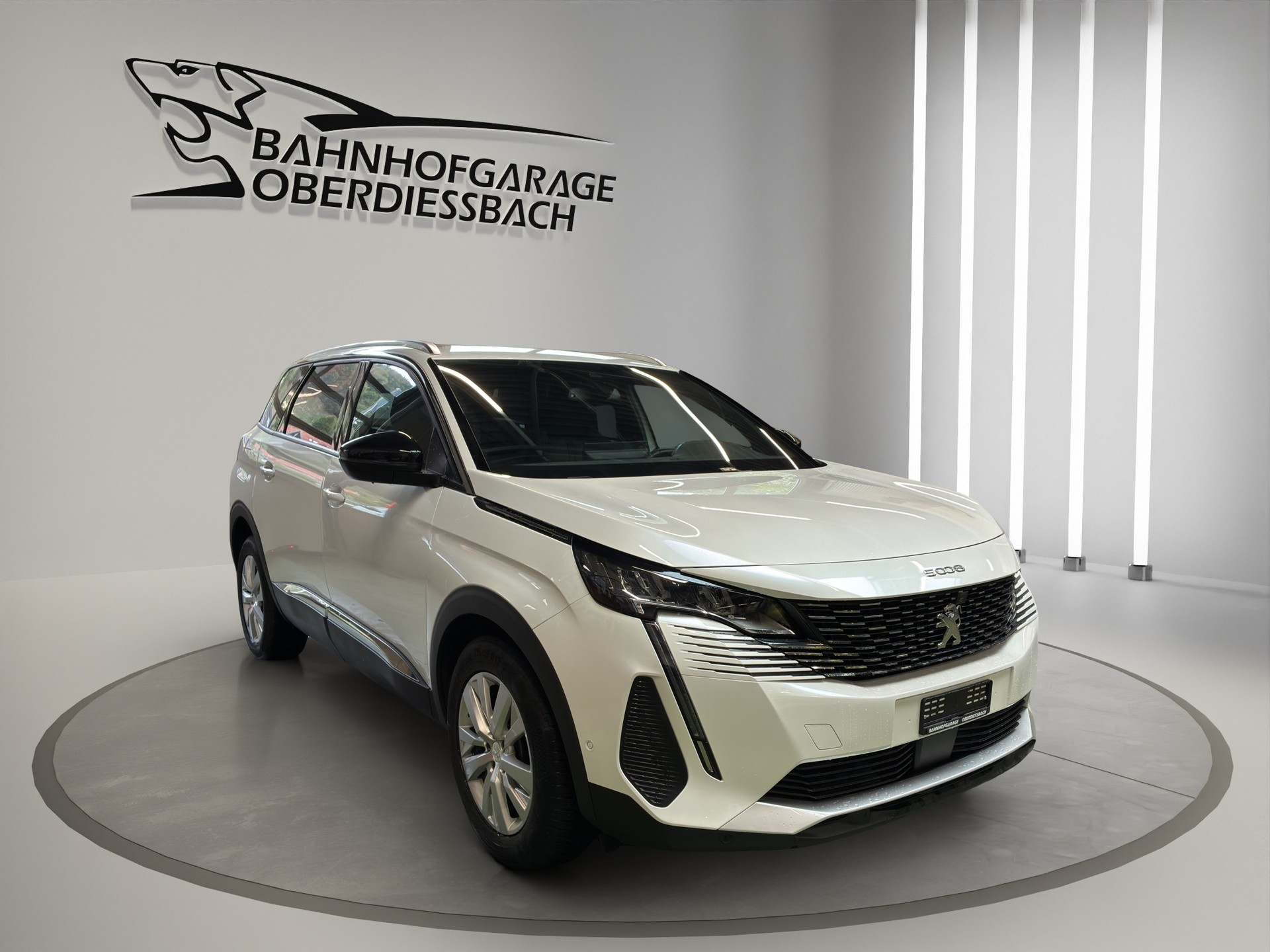 PEUGEOT 5008 1.5 BlueHDi Allure Pack EAT8-showroom-element-1