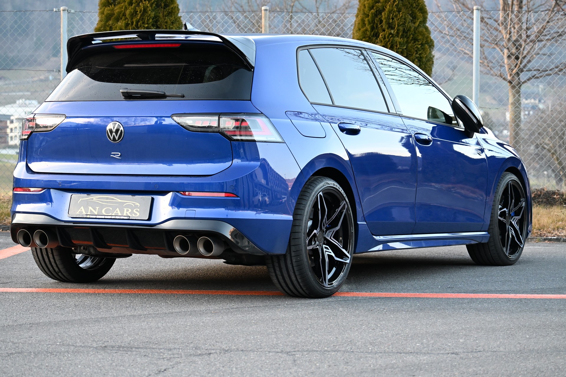 VW Golf 2.0 TSI R DSG 4 Motion mit AKRAPOVIC AUSPUFFANLAGE sowie div mehr-image-6