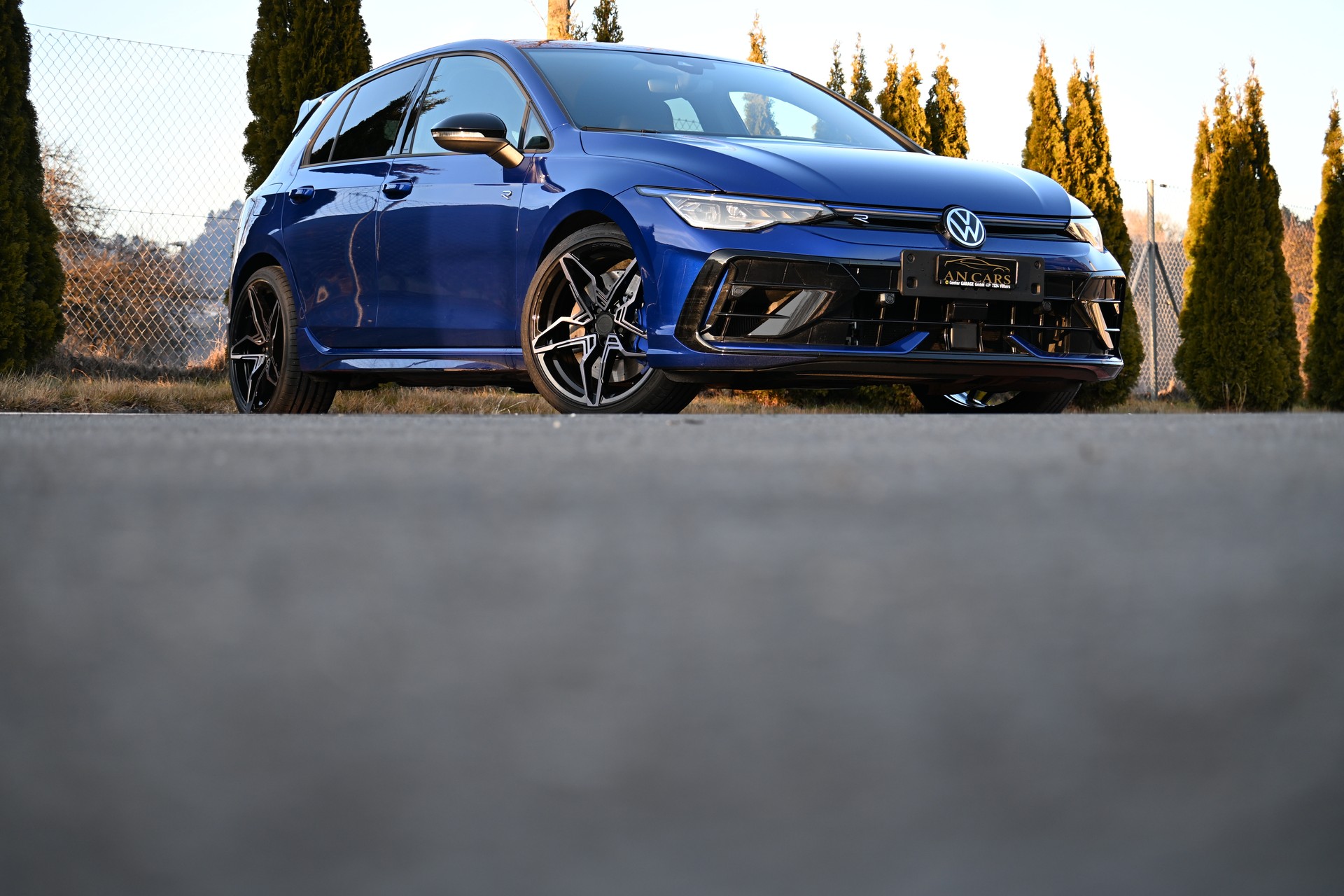 VW Golf 2.0 TSI R DSG 4 Motion mit AKRAPOVIC AUSPUFFANLAGE sowie div mehr