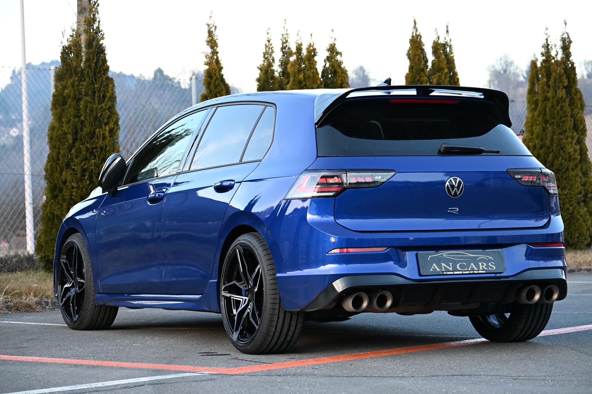 VW Golf 2.0 TSI R DSG 4 Motion mit AKRAPOVIC AUSPUFFANLAGE sowie div mehr-image-5