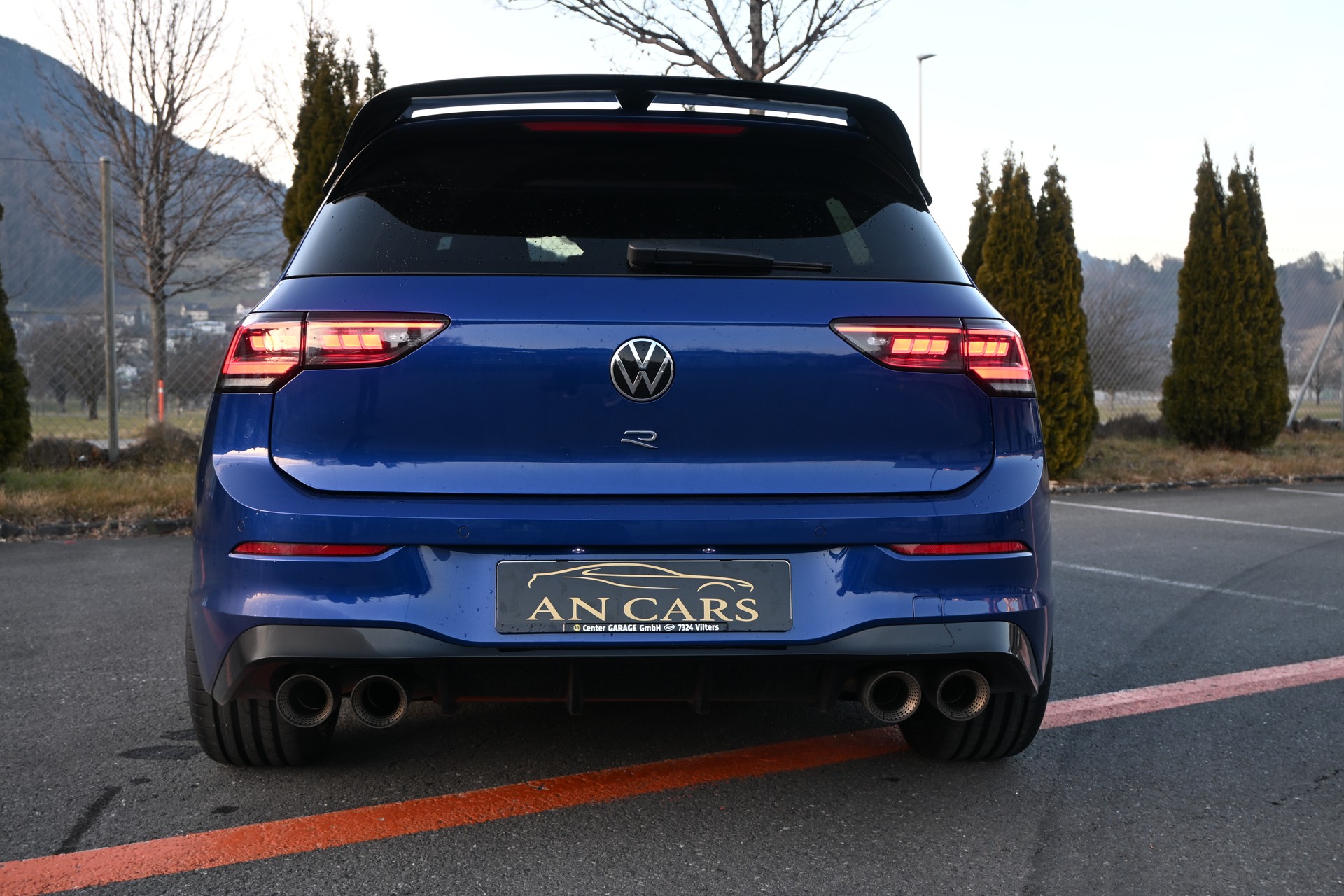 VW Golf 2.0 TSI R DSG 4 Motion mit AKRAPOVIC AUSPUFFANLAGE sowie div mehr-image-12