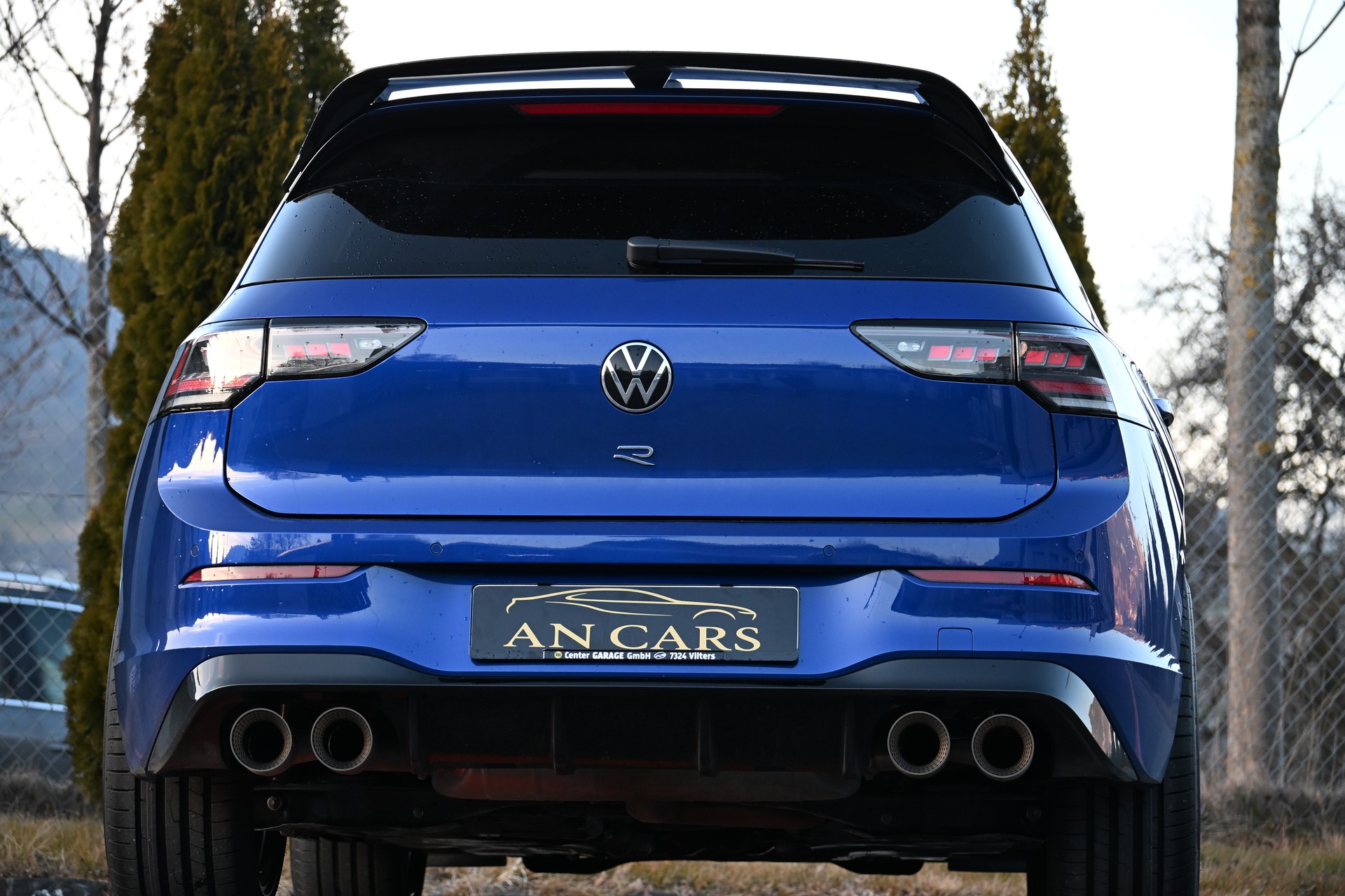 VW Golf 2.0 TSI R DSG 4 Motion mit AKRAPOVIC AUSPUFFANLAGE sowie div mehr-image-4
