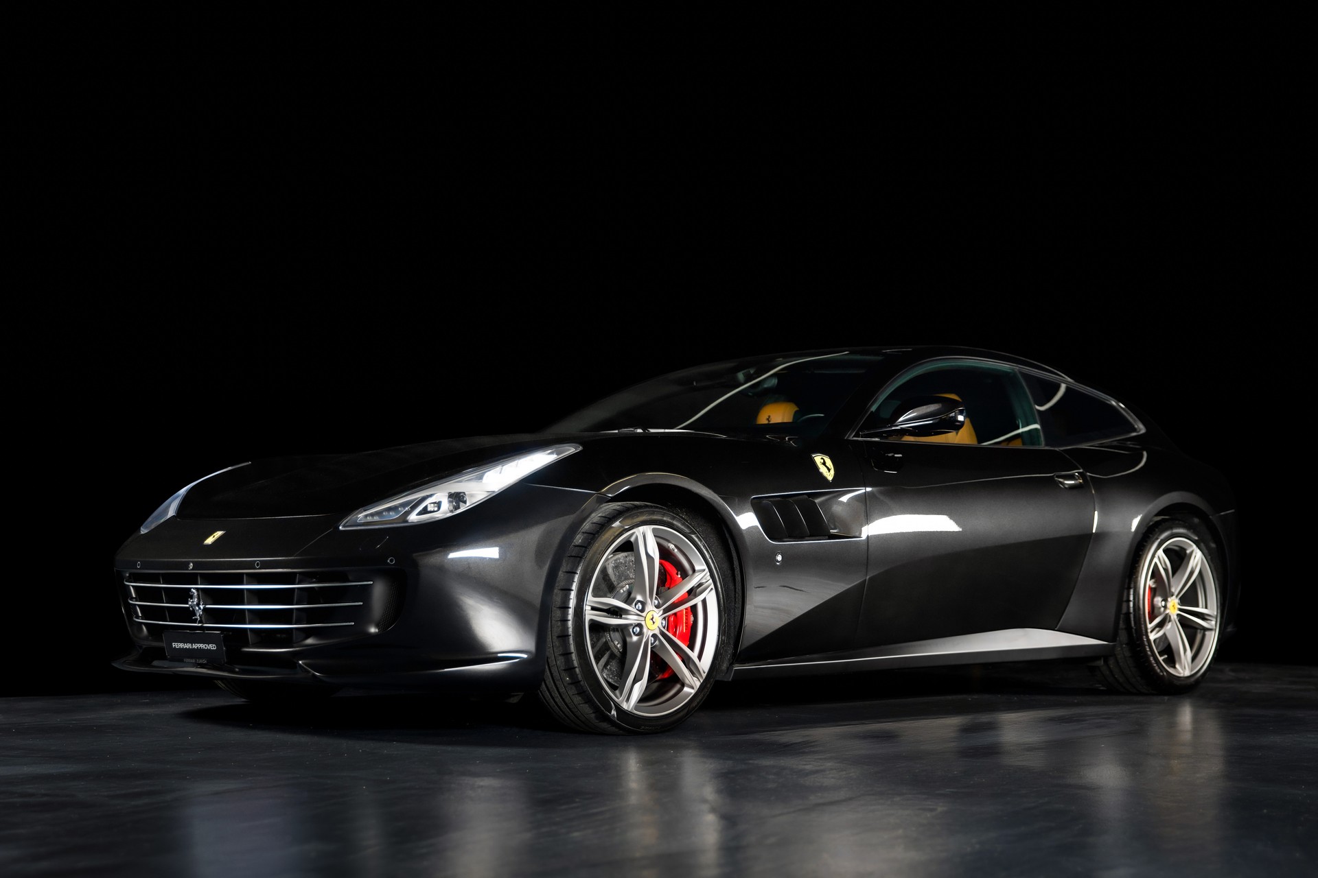 FERRARI GTC 4 Lusso-showroom-element-1