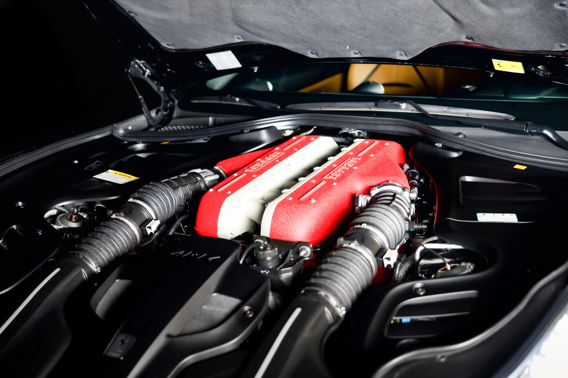 FERRARI GTC 4 Lusso-image-19
