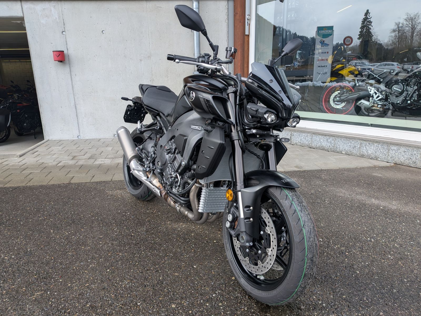 YAMAHA MT-10 ABS-image-1