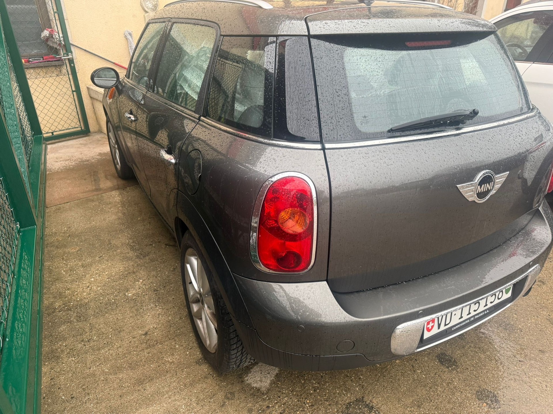 MINI Countryman Cooper FWD Steptronic-showroom-element-2