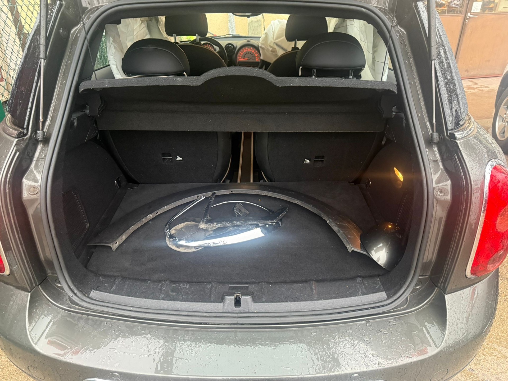 MINI Countryman Cooper FWD Steptronic-showroom-element-3