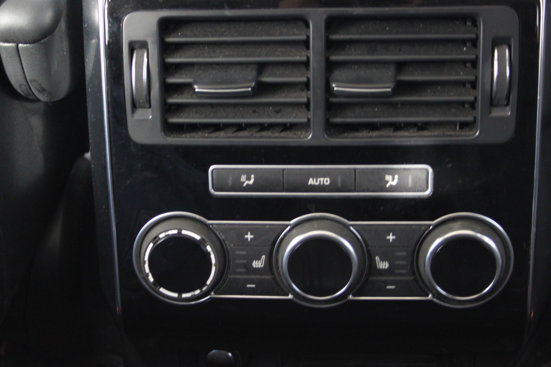LAND ROVER RANGE ROVER SPORT-image-11