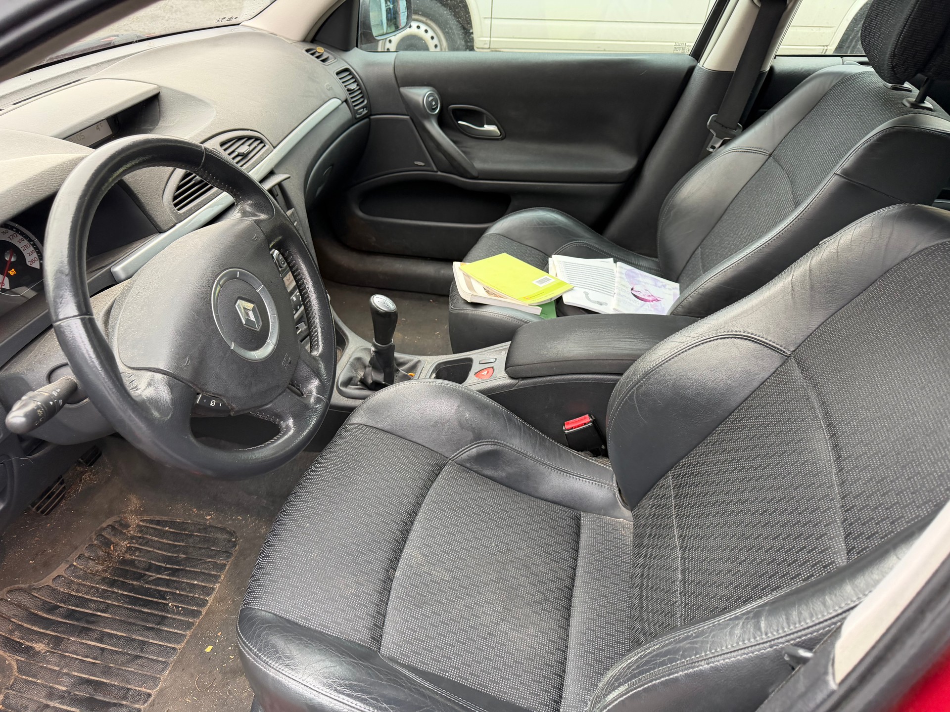 RENAULT Laguna Grandtour 2.0 16V Dynamique-image-2