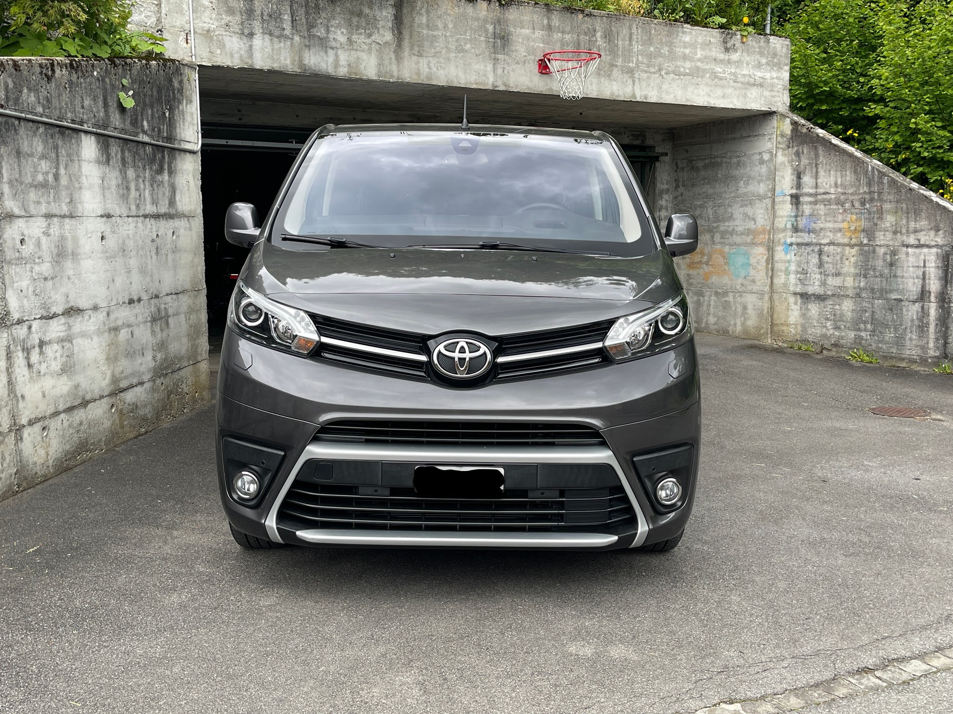 TOYOTA Proace Verso 2.0 D-4D Family Medium Automatic-image-1