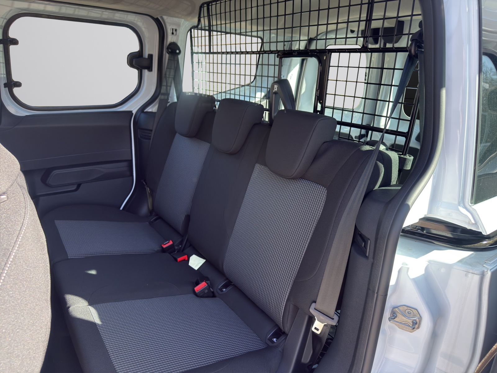 FORD Transit Courier Van 1.0 EcoBoost Trend Automat-image-8