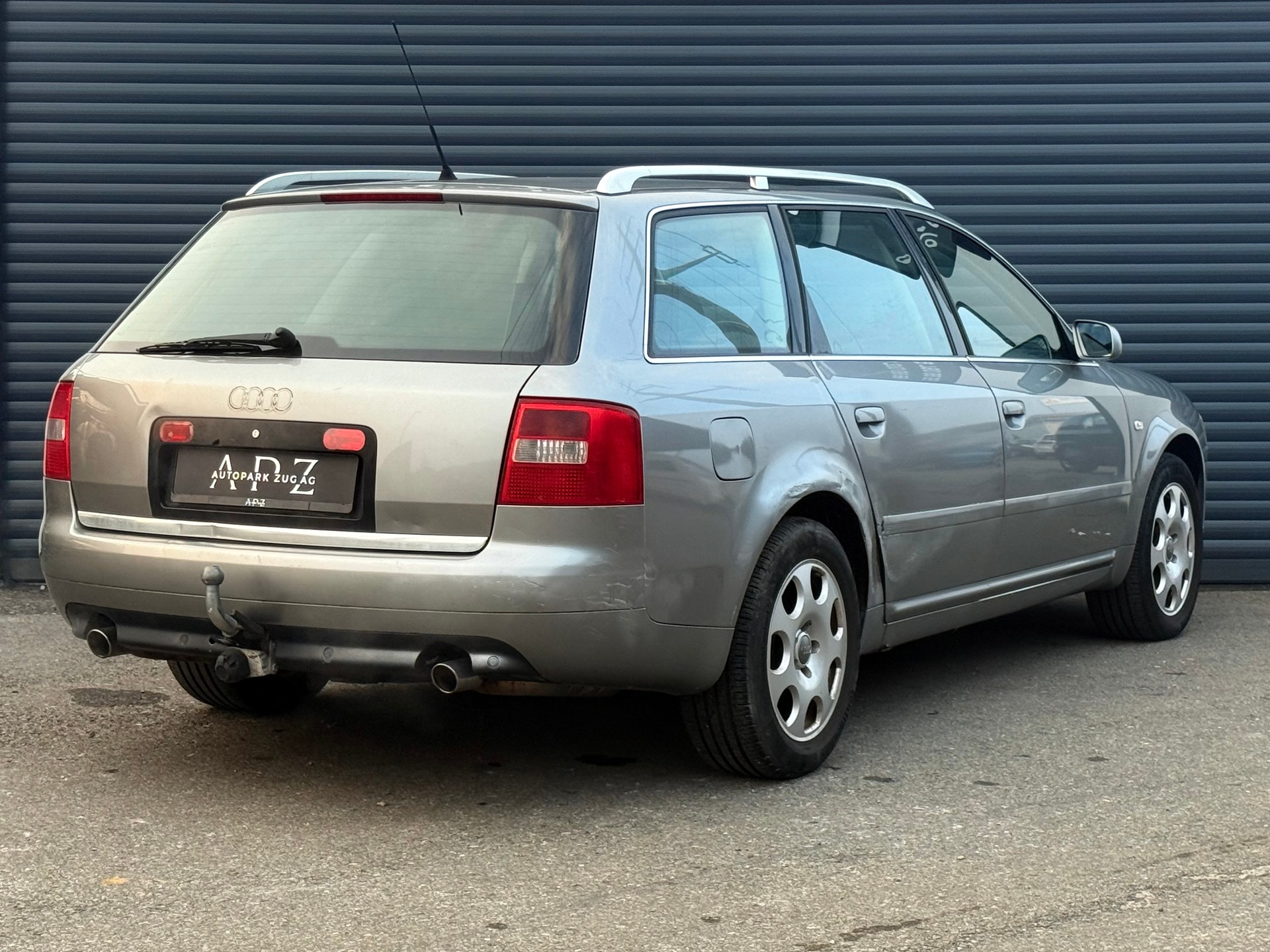 AUDI A6 Avant 3.0 quattro-image-4