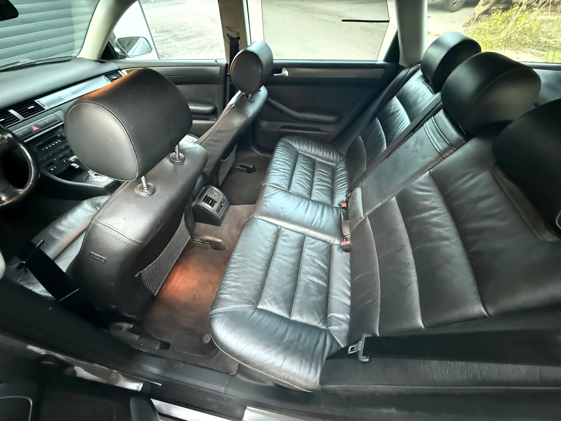 AUDI A6 Avant 3.0 quattro-image-11
