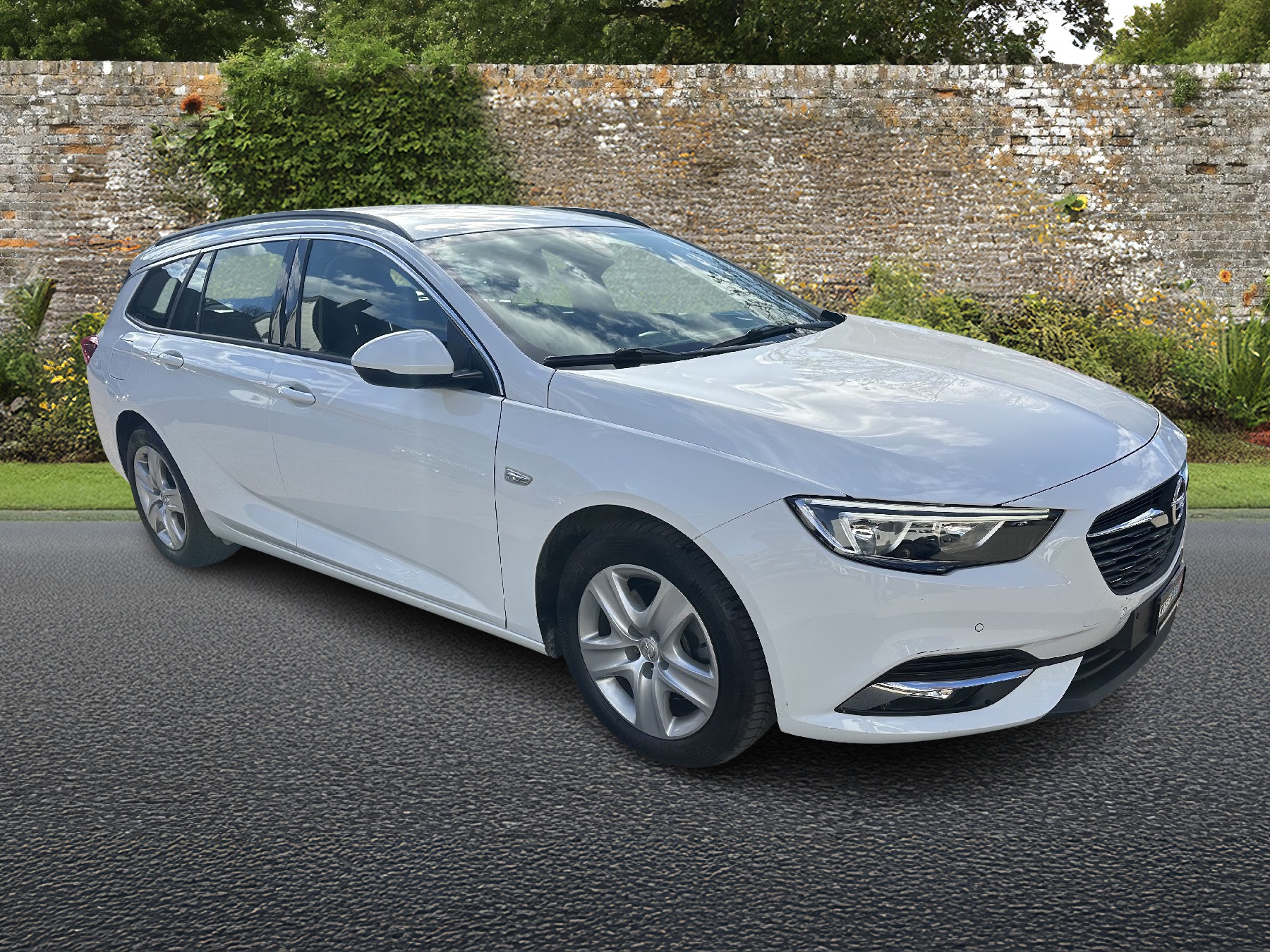 OPEL Insignia 1.6 CDTI Sports Tourer Edition Automatic-image-6