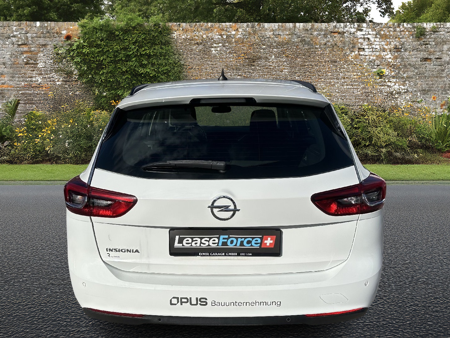 OPEL Insignia 1.6 CDTI Sports Tourer Edition Automatic-image-3