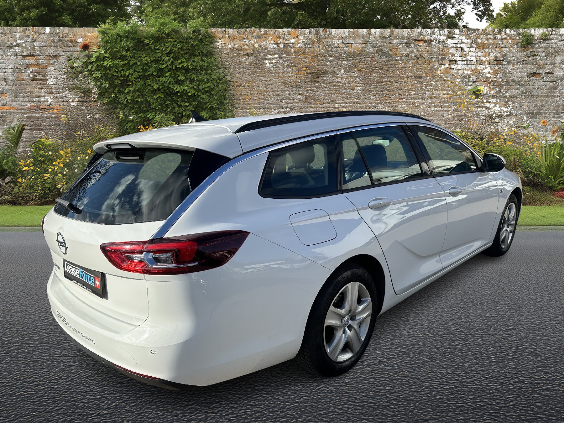 OPEL Insignia 1.6 CDTI Sports Tourer Edition Automatic-image-4
