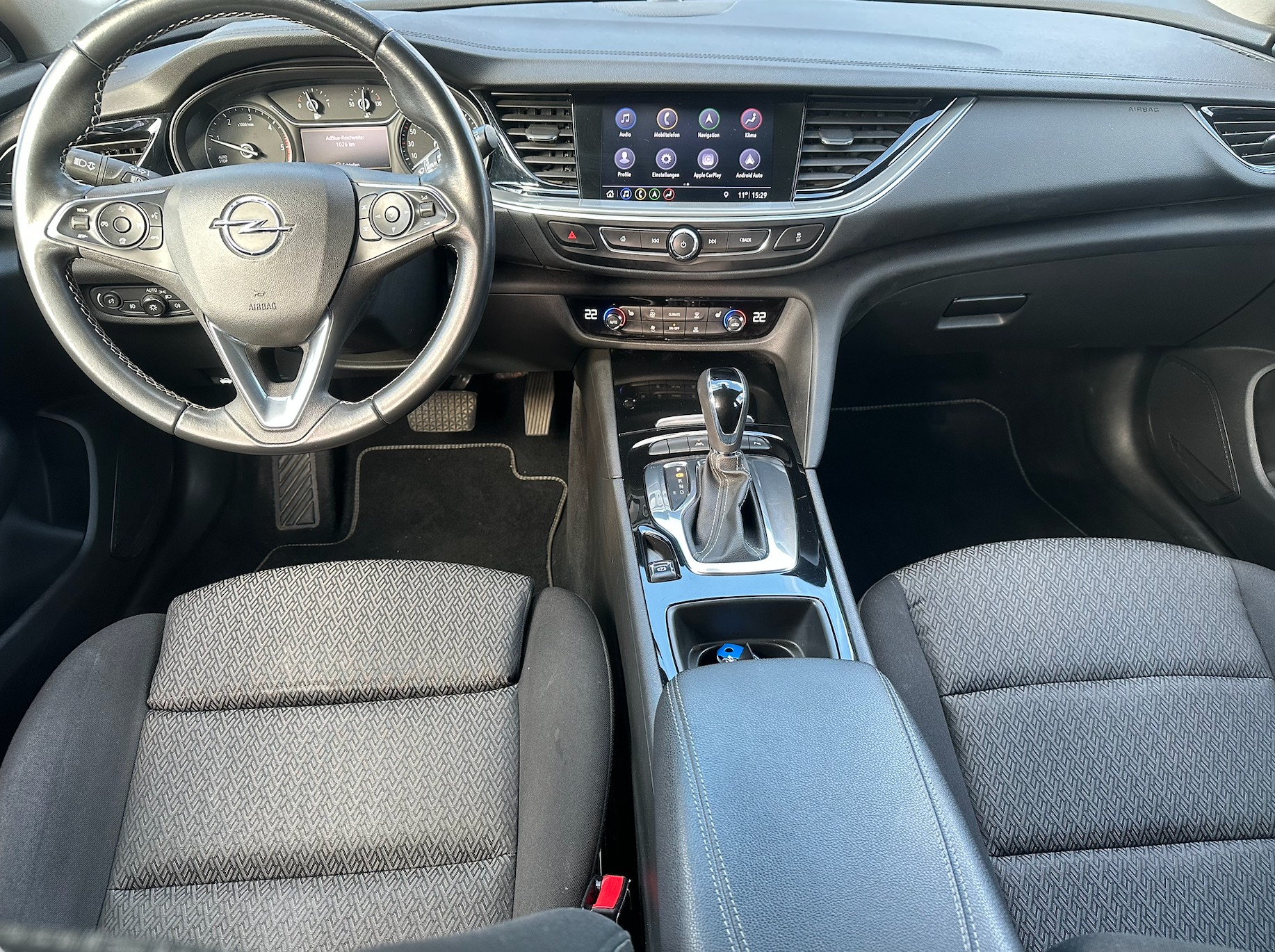 OPEL Insignia 1.6 CDTI Sports Tourer Edition Automatic-image-9