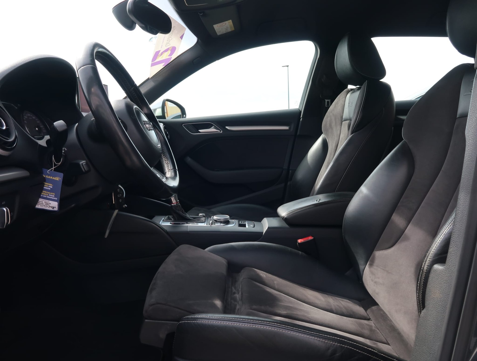 AUDI S3 Sportback 2.0 TFSI quattro S-Tronic-image-11