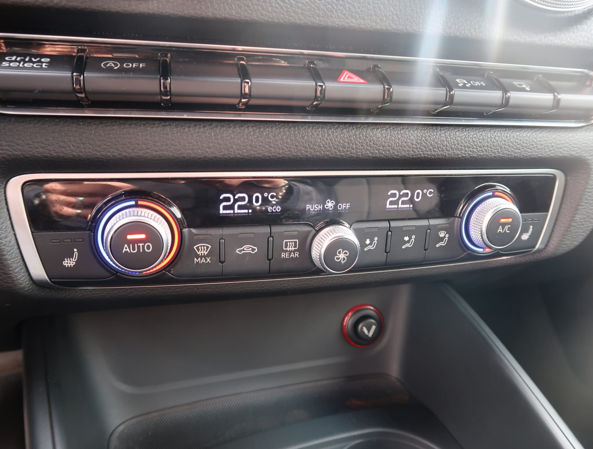 AUDI S3 Sportback 2.0 TFSI quattro S-Tronic-image-18