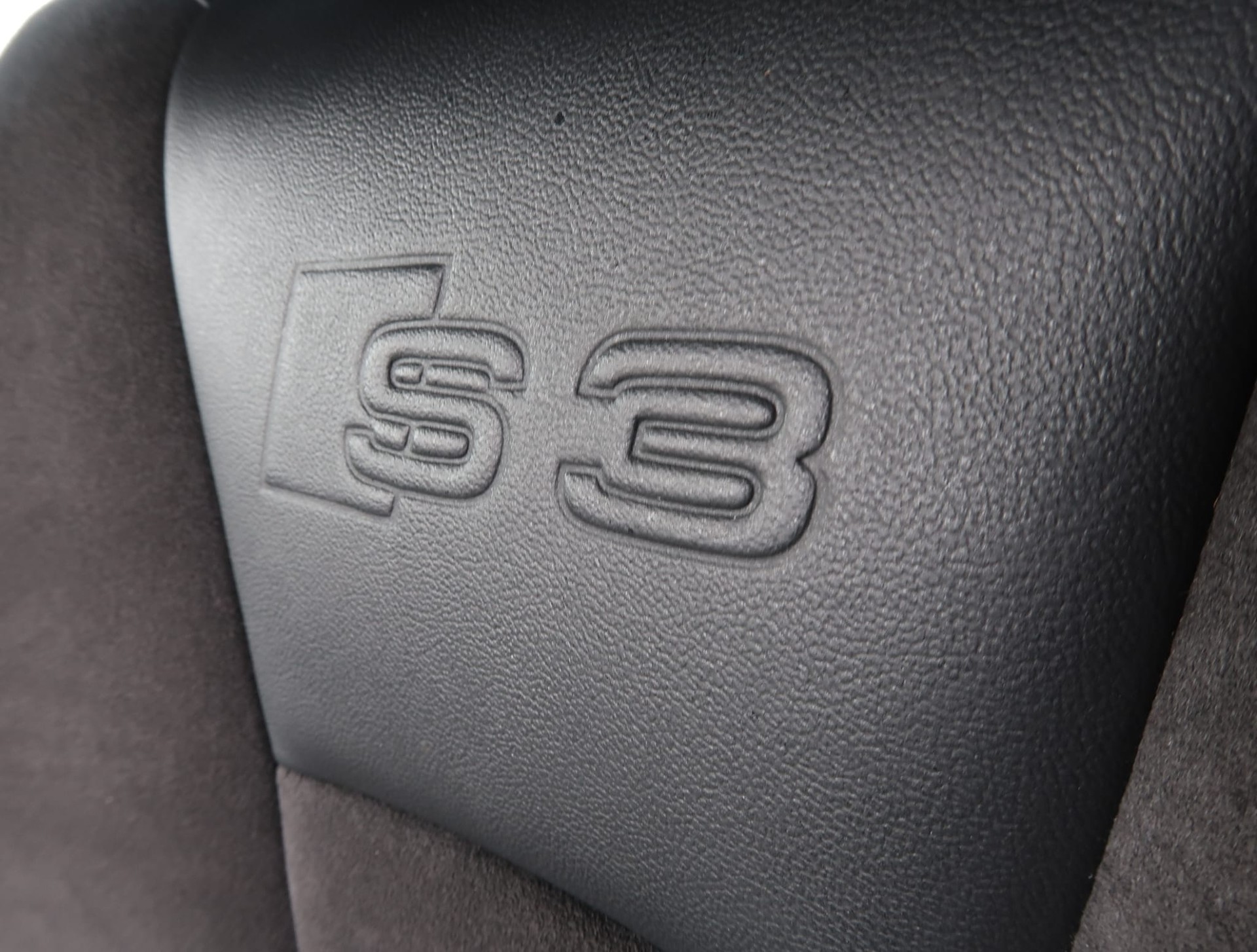 AUDI S3 Sportback 2.0 TFSI quattro S-Tronic-image-19