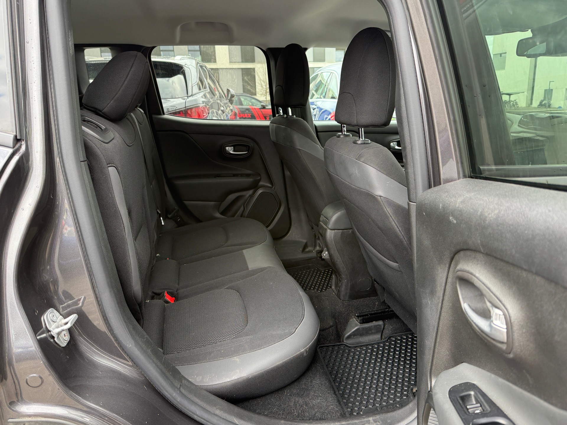 JEEP Renegade 1.0 Turbo Night Eagle - Expertisée, AB MFK : 23.12.2025 - Grand Service fait à 72’786 km - Garantie 12 mois-image-11