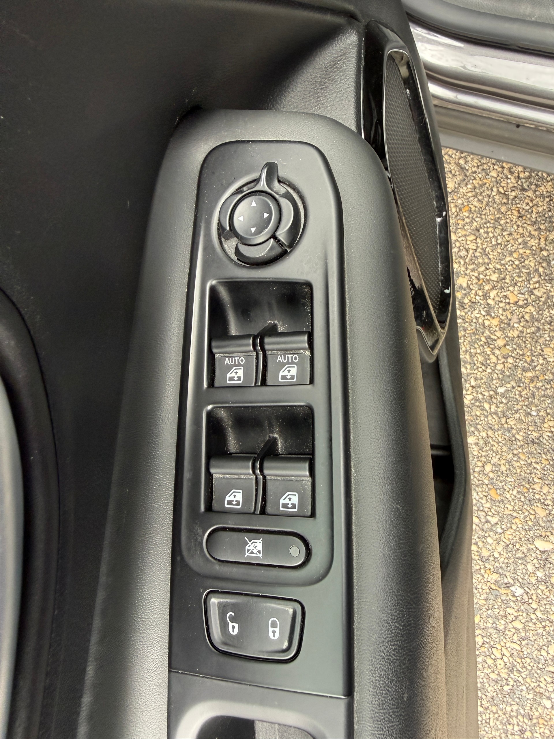 JEEP Renegade 1.0 Turbo Night Eagle - Expertisée, AB MFK : 23.12.2025 - Grand Service fait à 72’786 km - Garantie 12 mois-image-25