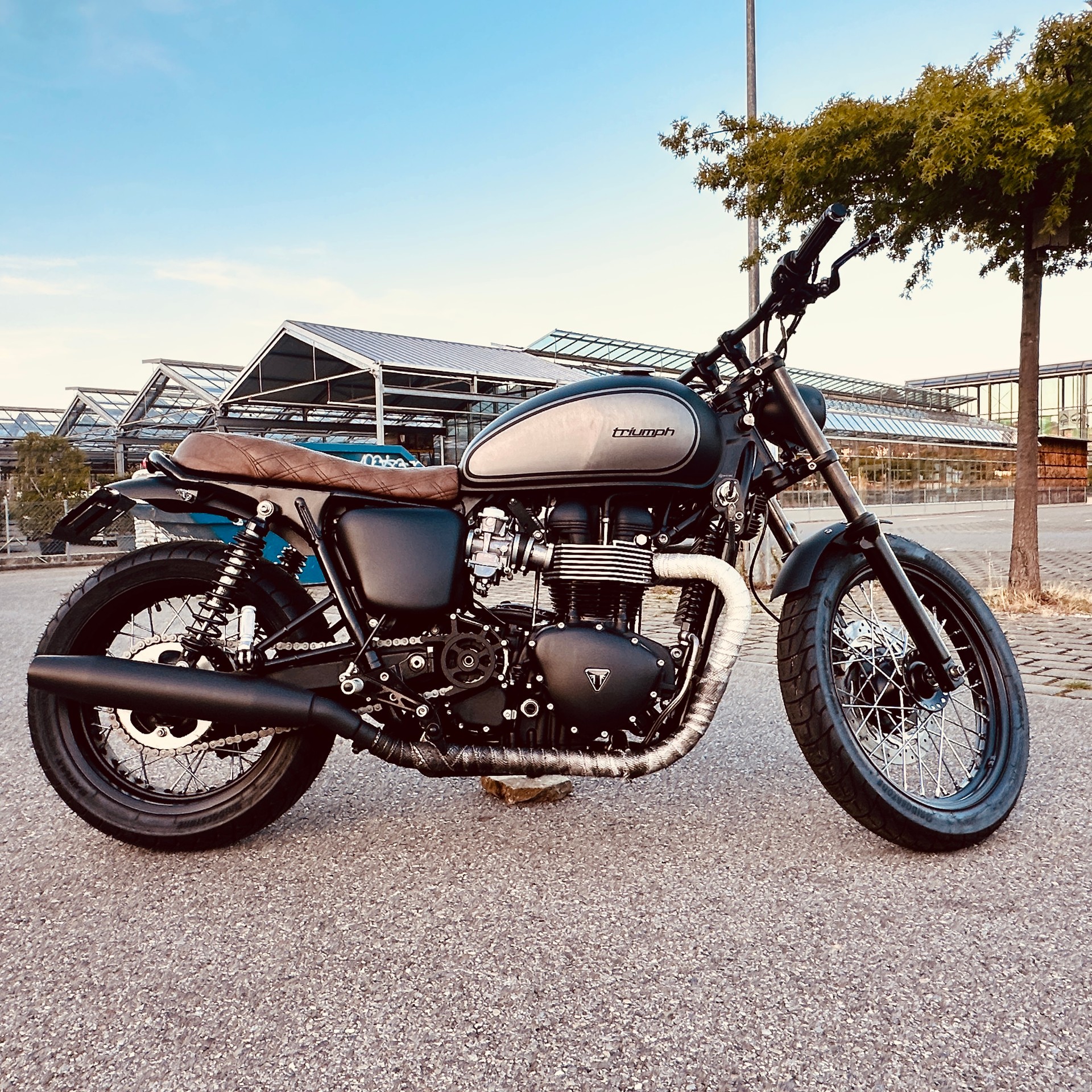 TRIUMPH Bonneville 900 i T 100-image-10