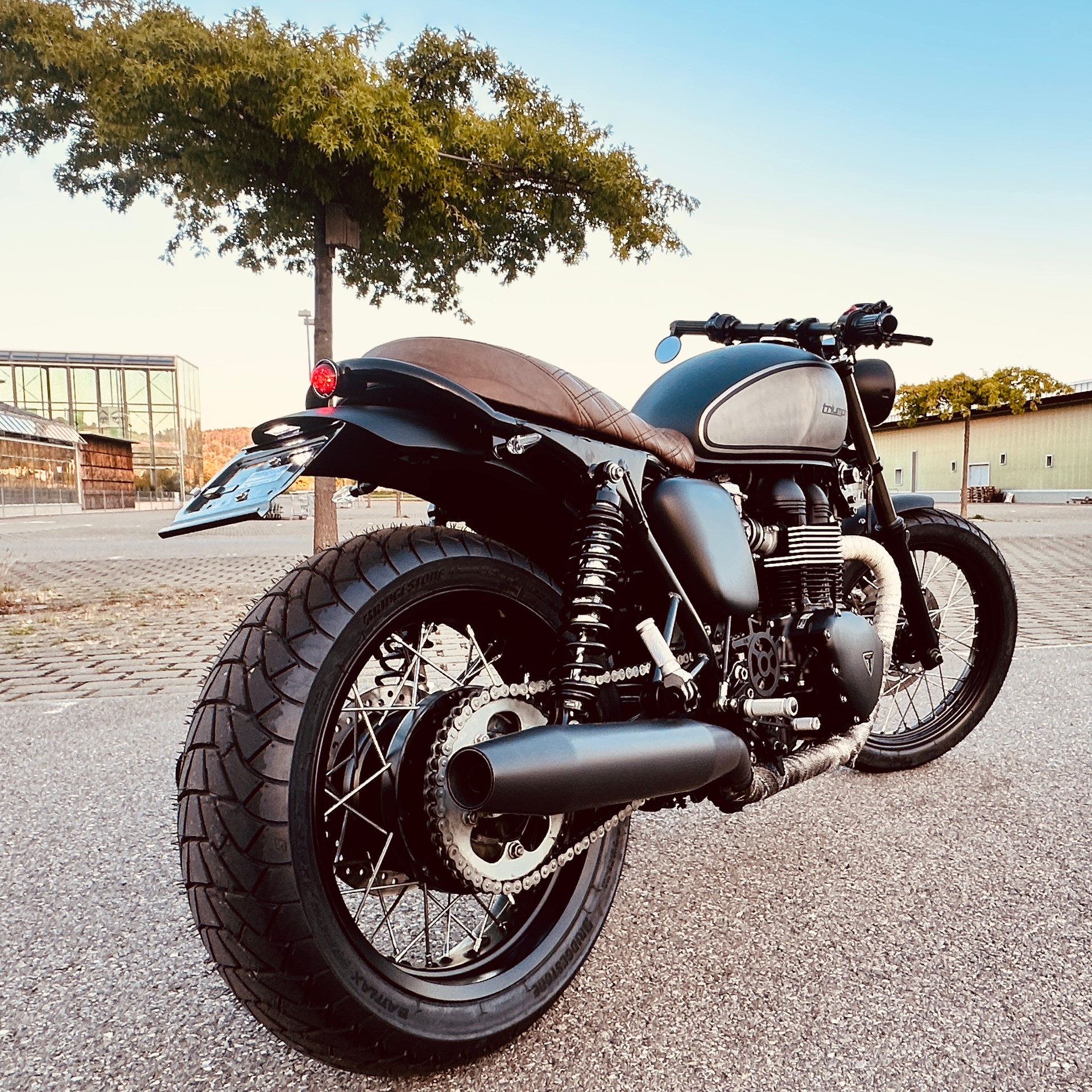 TRIUMPH Bonneville 900 i T 100-image-0