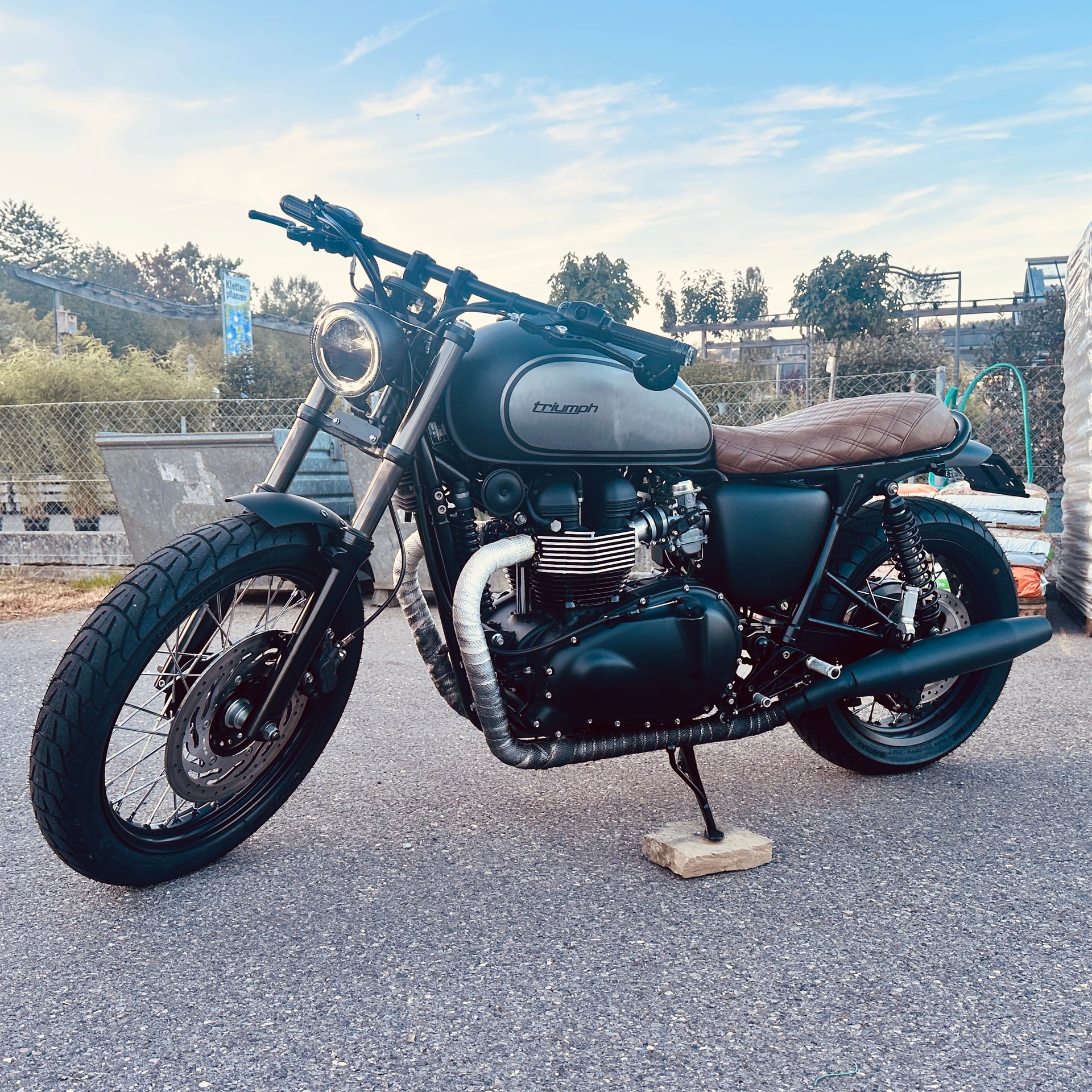TRIUMPH Bonneville 900 i T 100-image-8