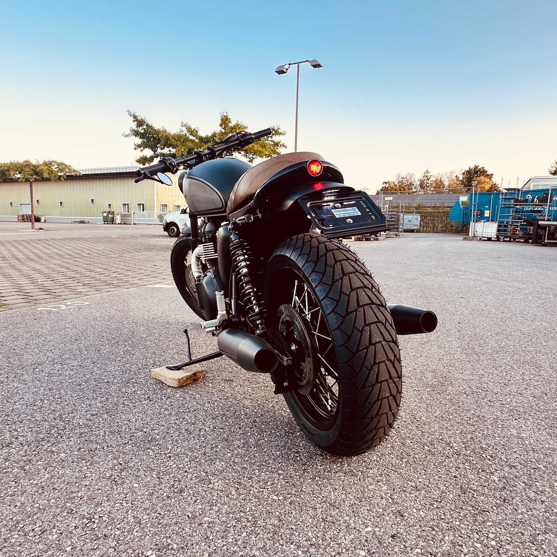 TRIUMPH Bonneville 900 i T 100-image-4