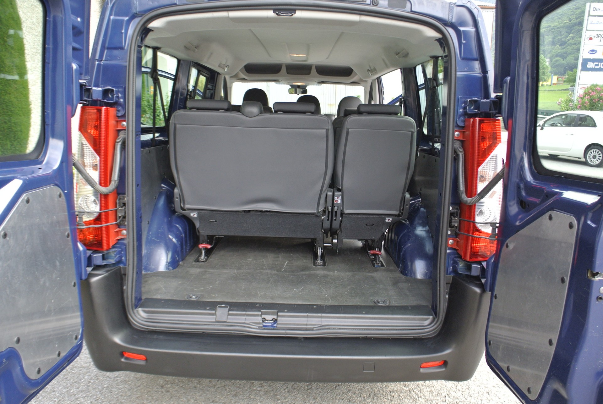 CITROEN Jumpy 2.0 HDi L2H1 Attraction-image-17