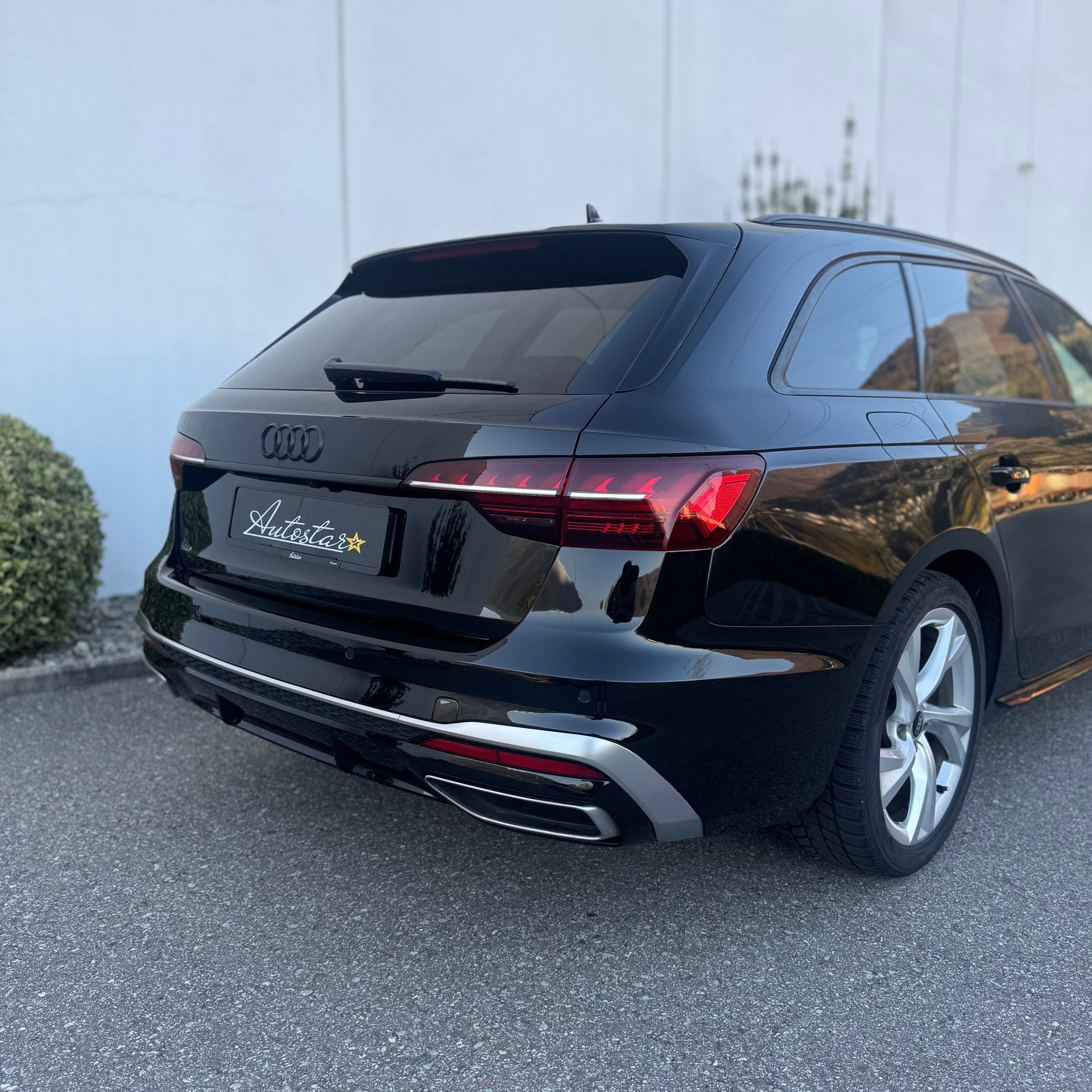 AUDI A4 Avant 40 TDI S line quattro S-tronic-image-4