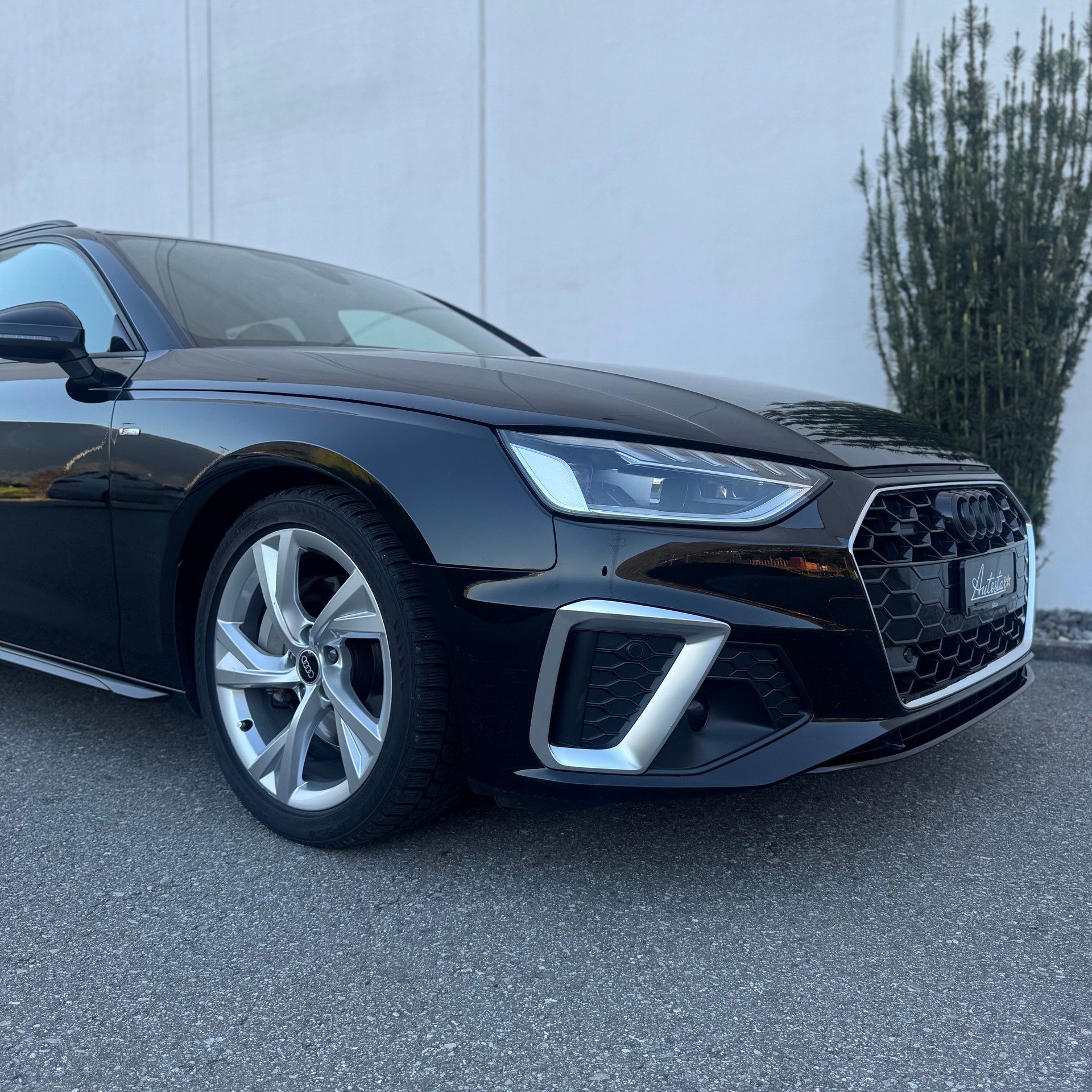 AUDI A4 Avant 40 TDI S line quattro S-tronic-image-2