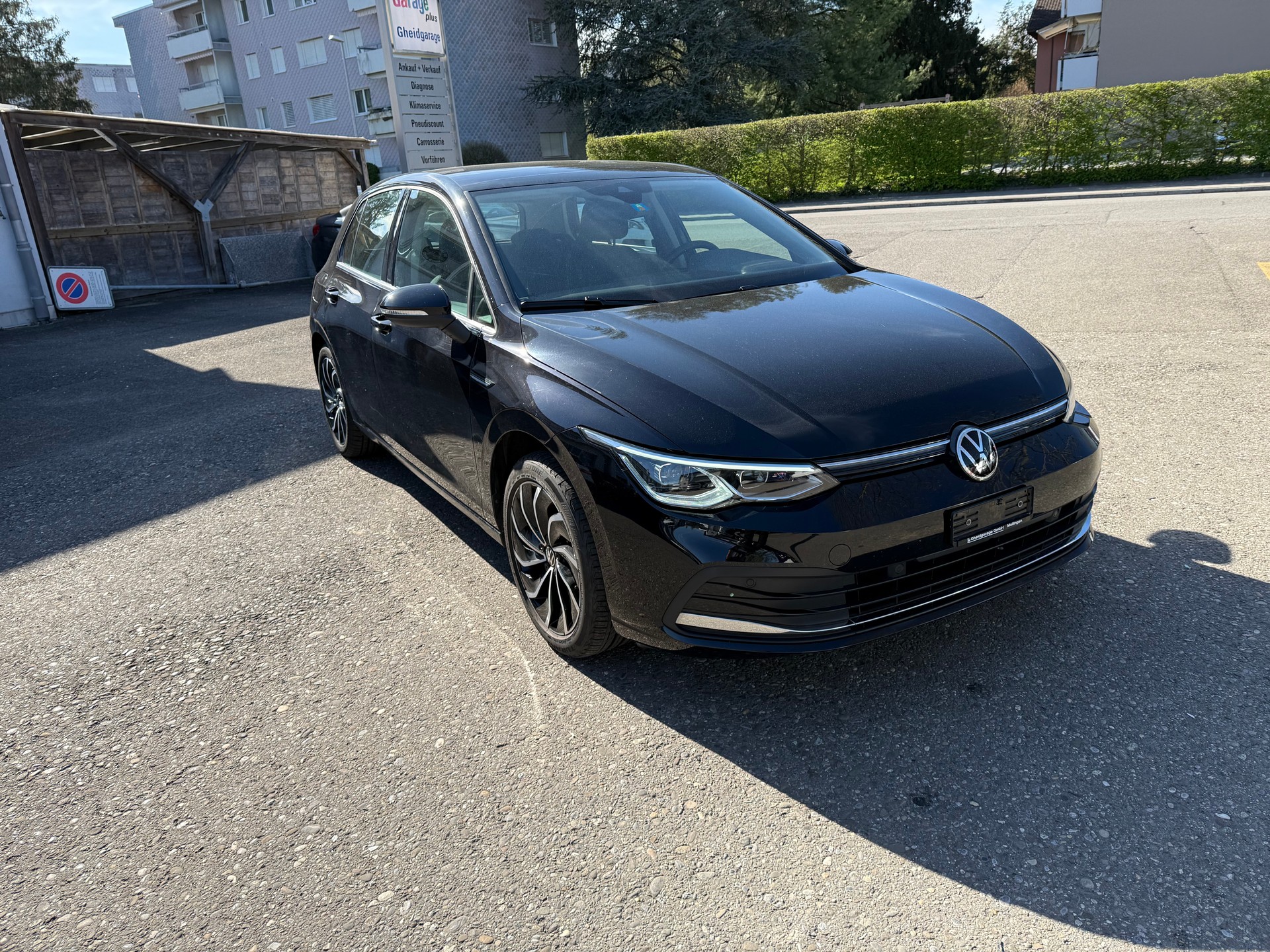 VW Golf 1.5 eTSI mHEV ACT First Edition DSG-showroom-element-1