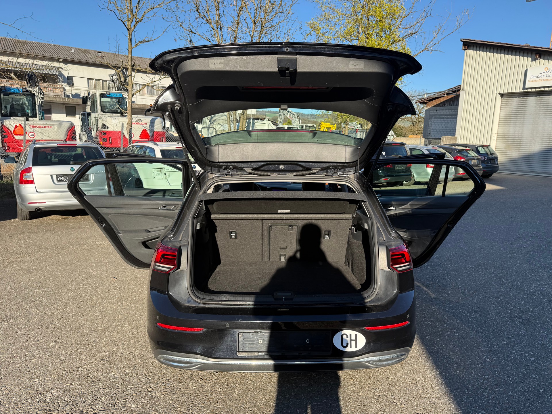 VW Golf 1.5 eTSI mHEV ACT First Edition DSG-image-10