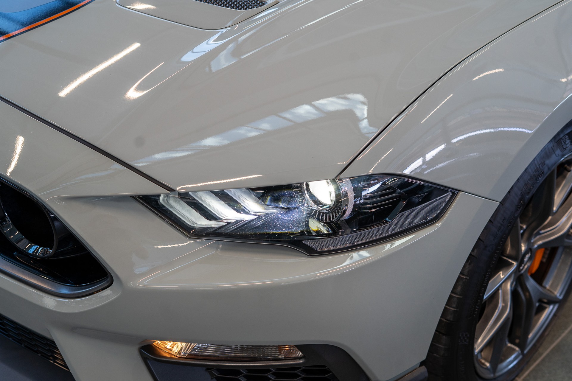 FORD Mustang Coupé 5.0 V8 Mach 1 / Leder / Navi / Rückfahrkamera /-image-8