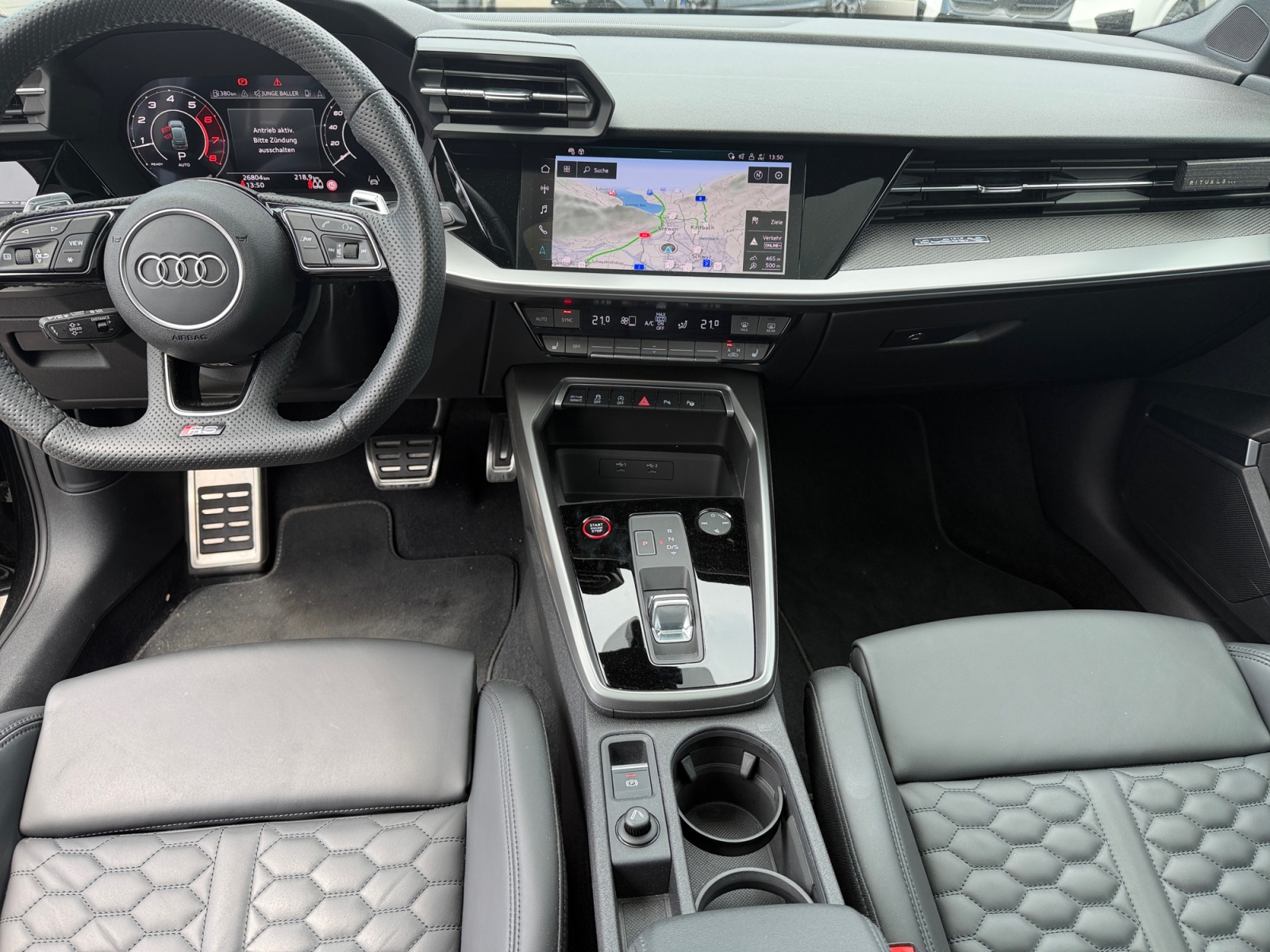 AUDI RS3 Sportback 2.5 TFSI quattro S-Tronic-image-9