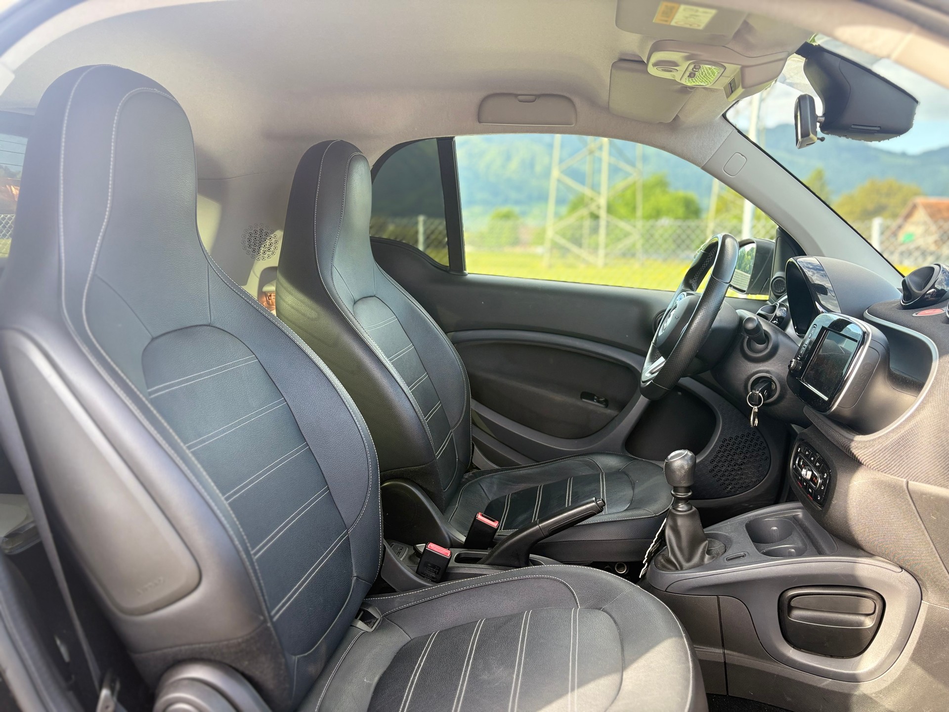 SMART fortwo-image-12