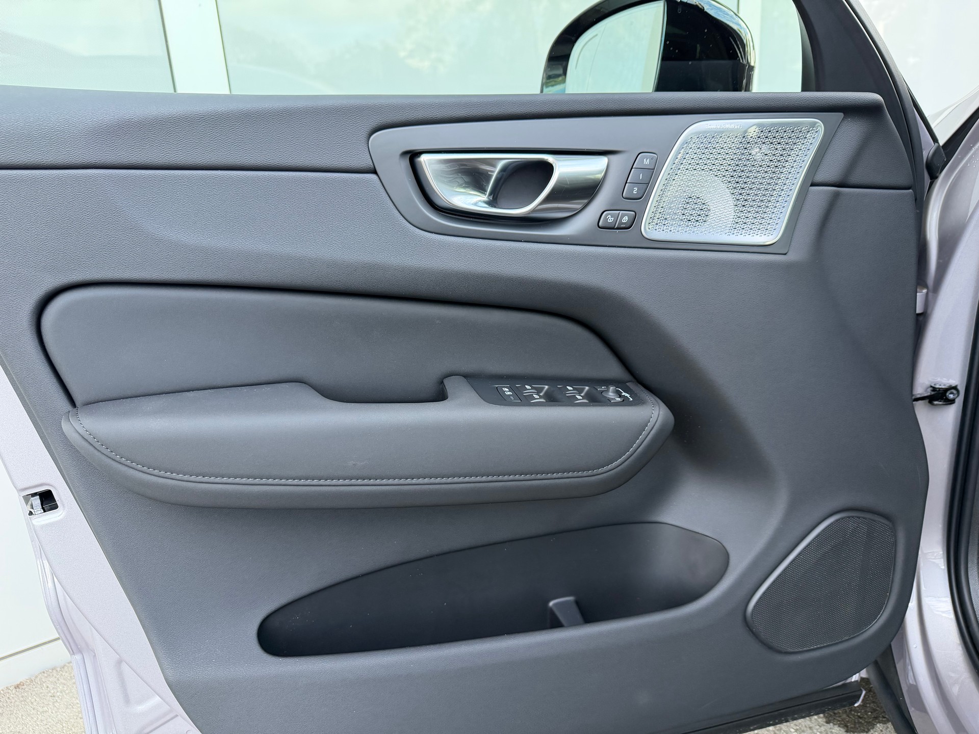 VOLVO XC60 T8 eAWD Ultra Dark Geartronic-image-11