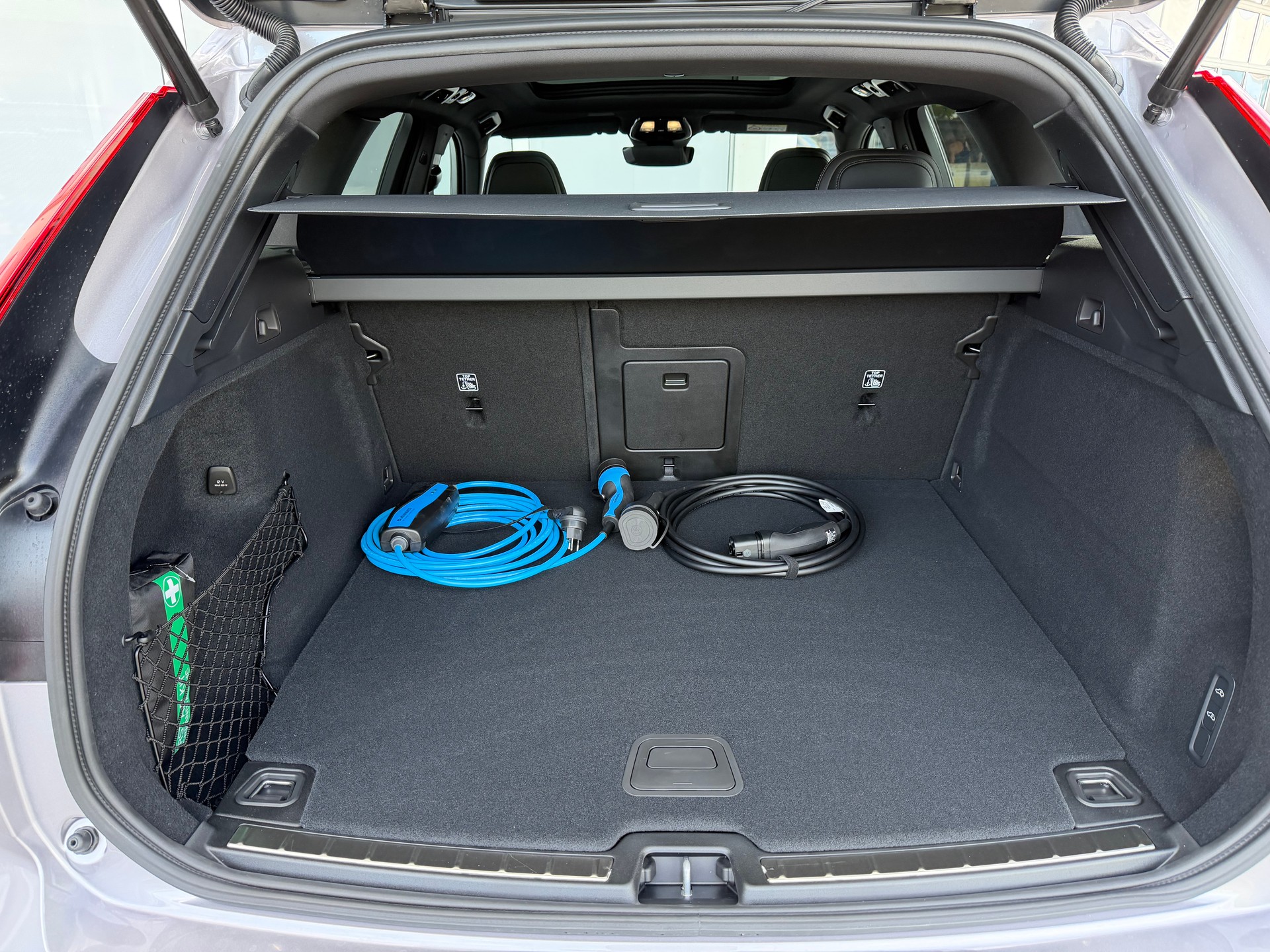 VOLVO XC60 T8 eAWD Ultra Dark Geartronic-image-24