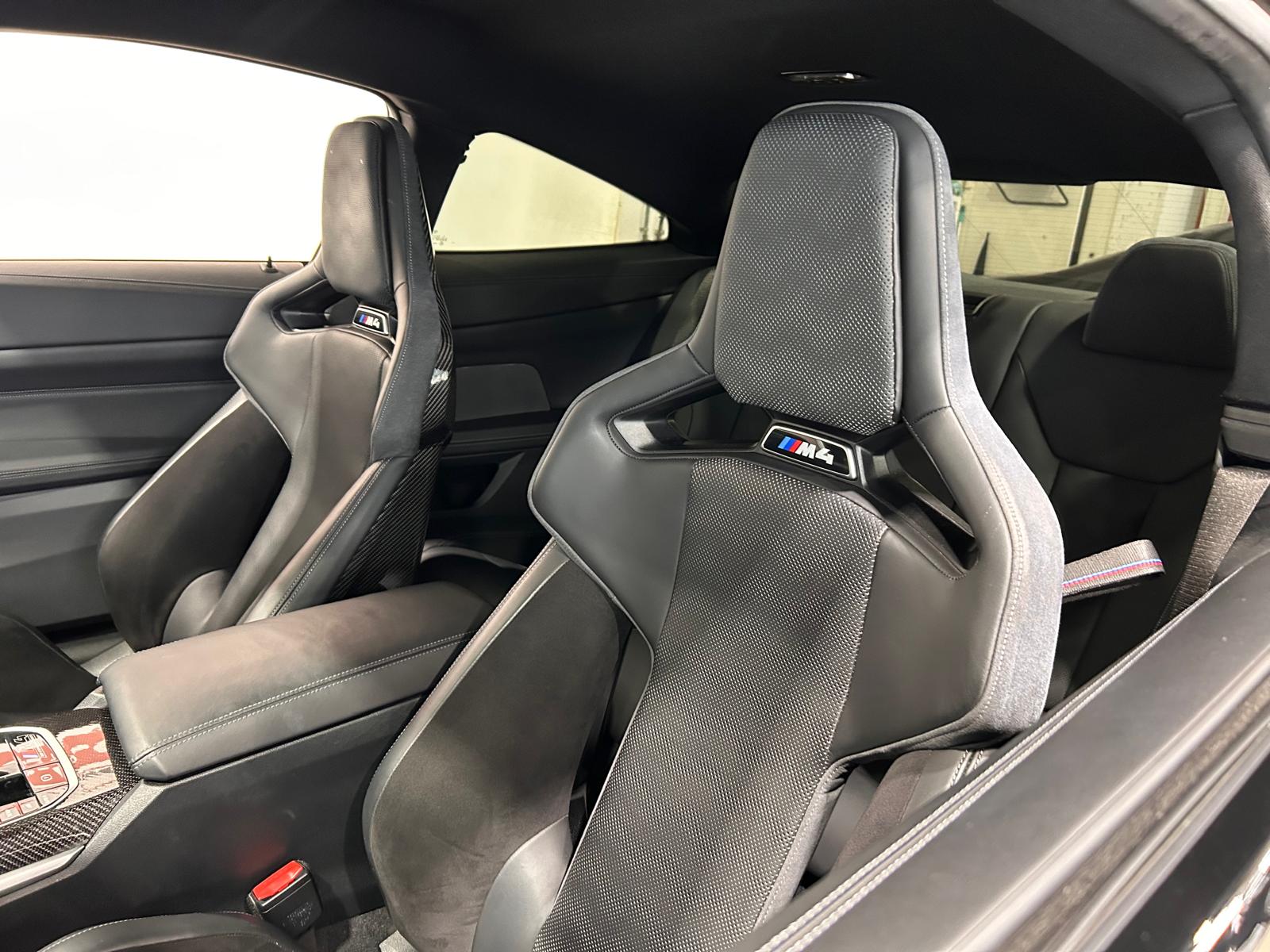 BMW M4 Competition xDrive Coupé Schalensitze SONDERLACKIERUNG-image-22