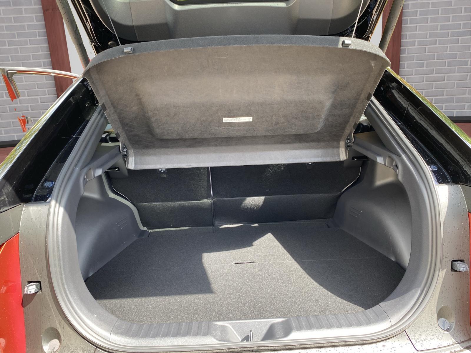 TOYOTA C-HR+ Premium AWD-image-10