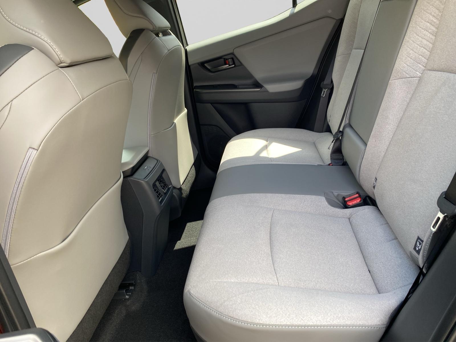 TOYOTA C-HR+ Premium AWD-image-8
