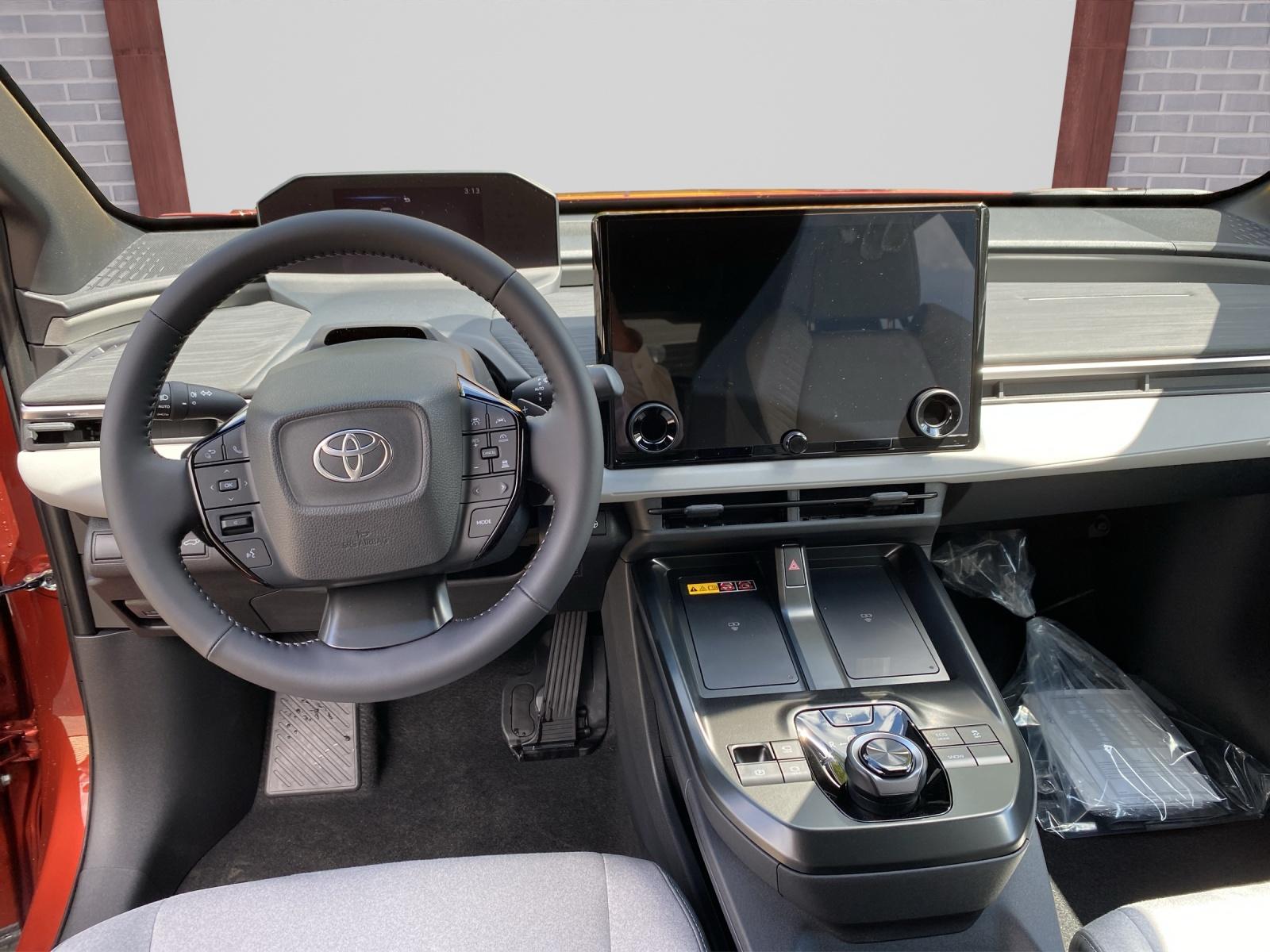 TOYOTA C-HR+ Premium AWD-image-6