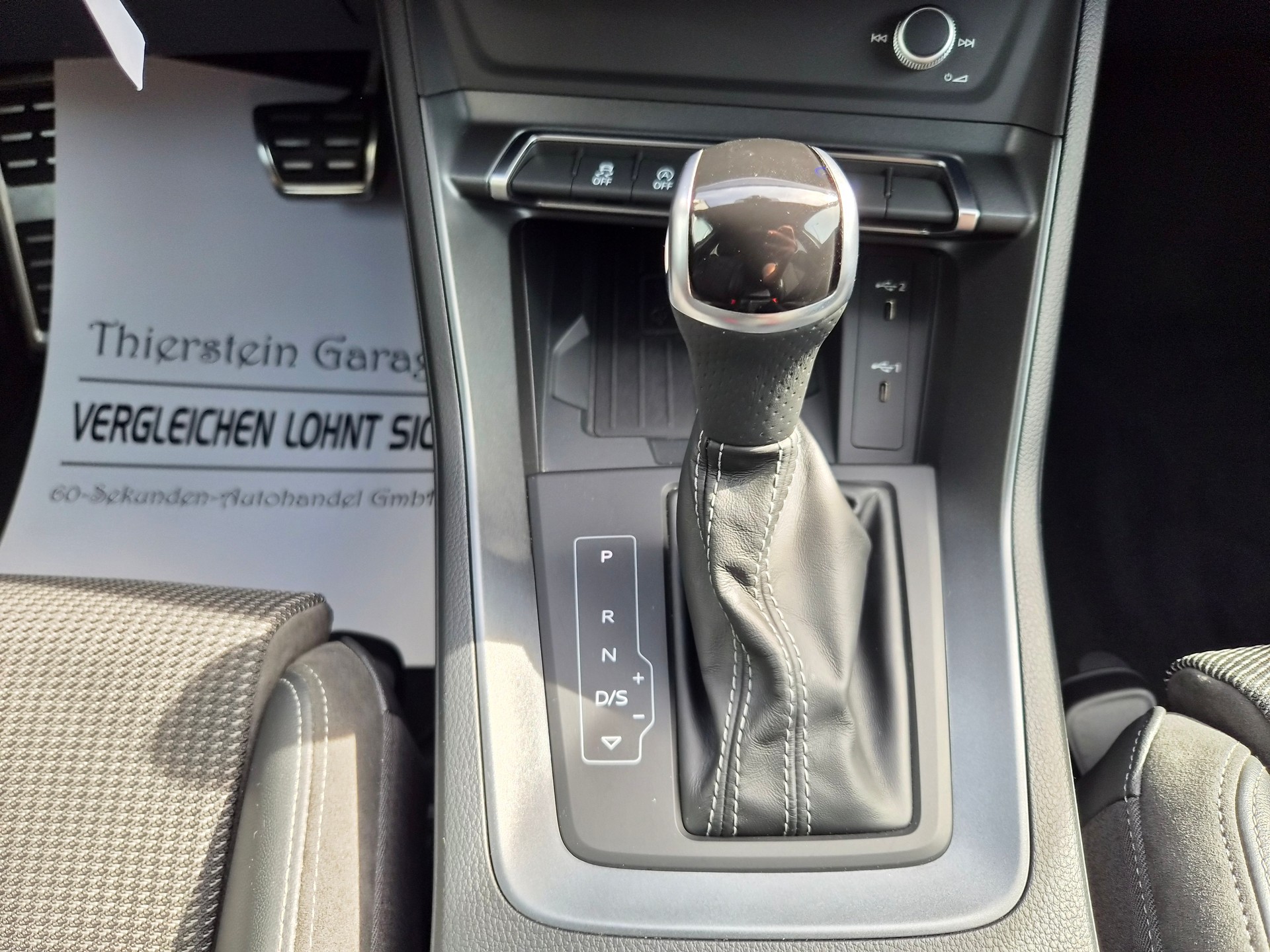 AUDI Q3 35 TDI S line Attraction quattro S-tronic S-Line-image-24