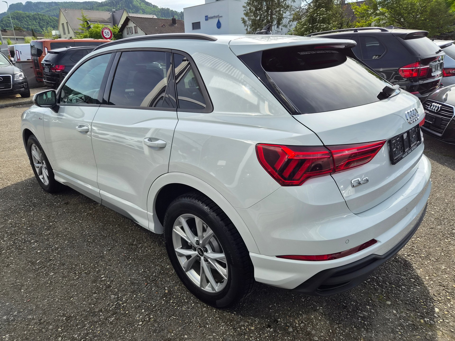 AUDI Q3 35 TDI S line Attraction quattro S-tronic S-Line-image-3