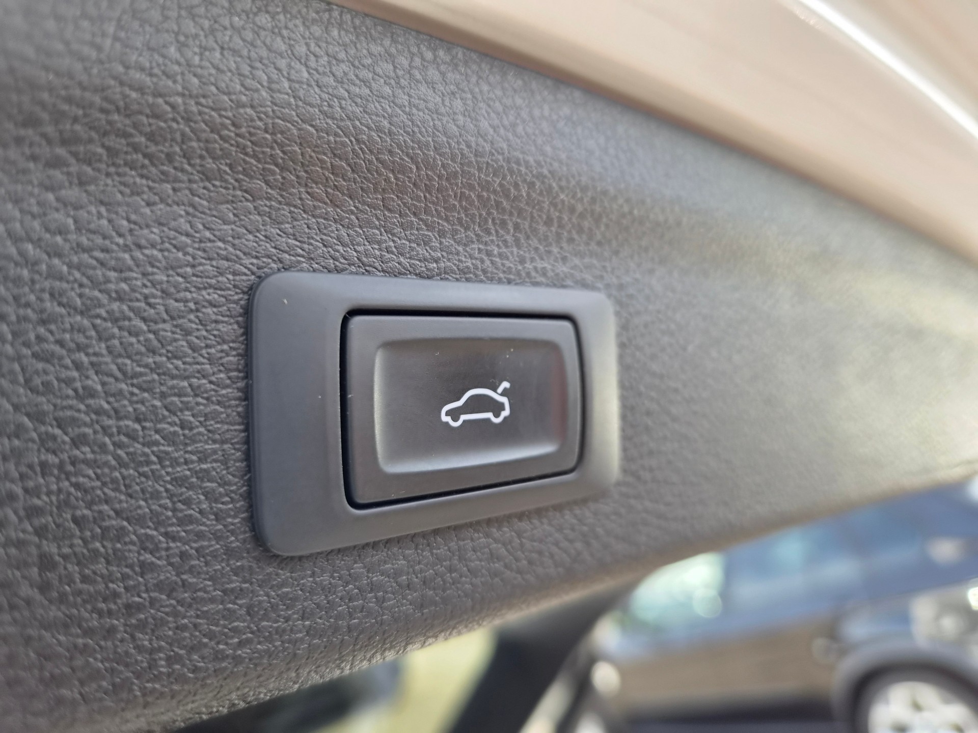AUDI Q3 35 TDI S line Attraction quattro S-tronic S-Line-image-13
