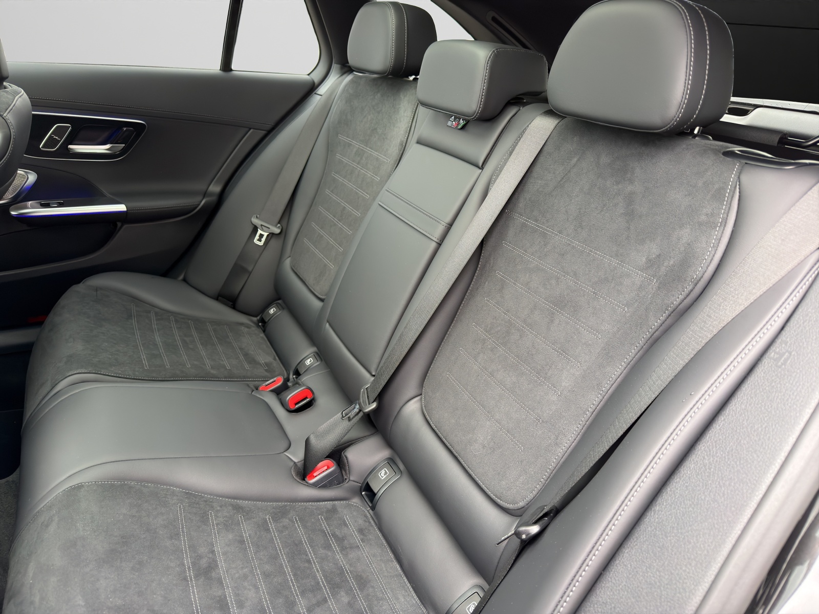 MERCEDES-BENZ C 300de T 4Matic-image-15
